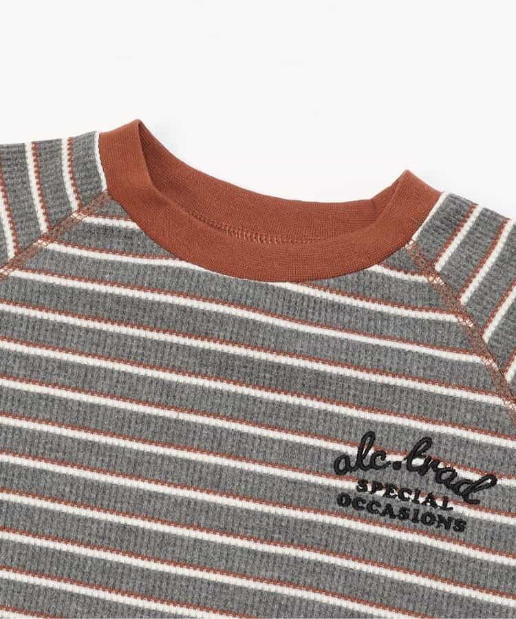 簡約標誌點綴華夫格T恤