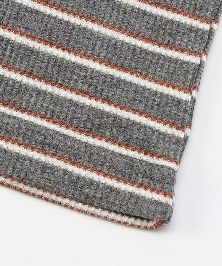 簡約標誌點綴華夫格T恤