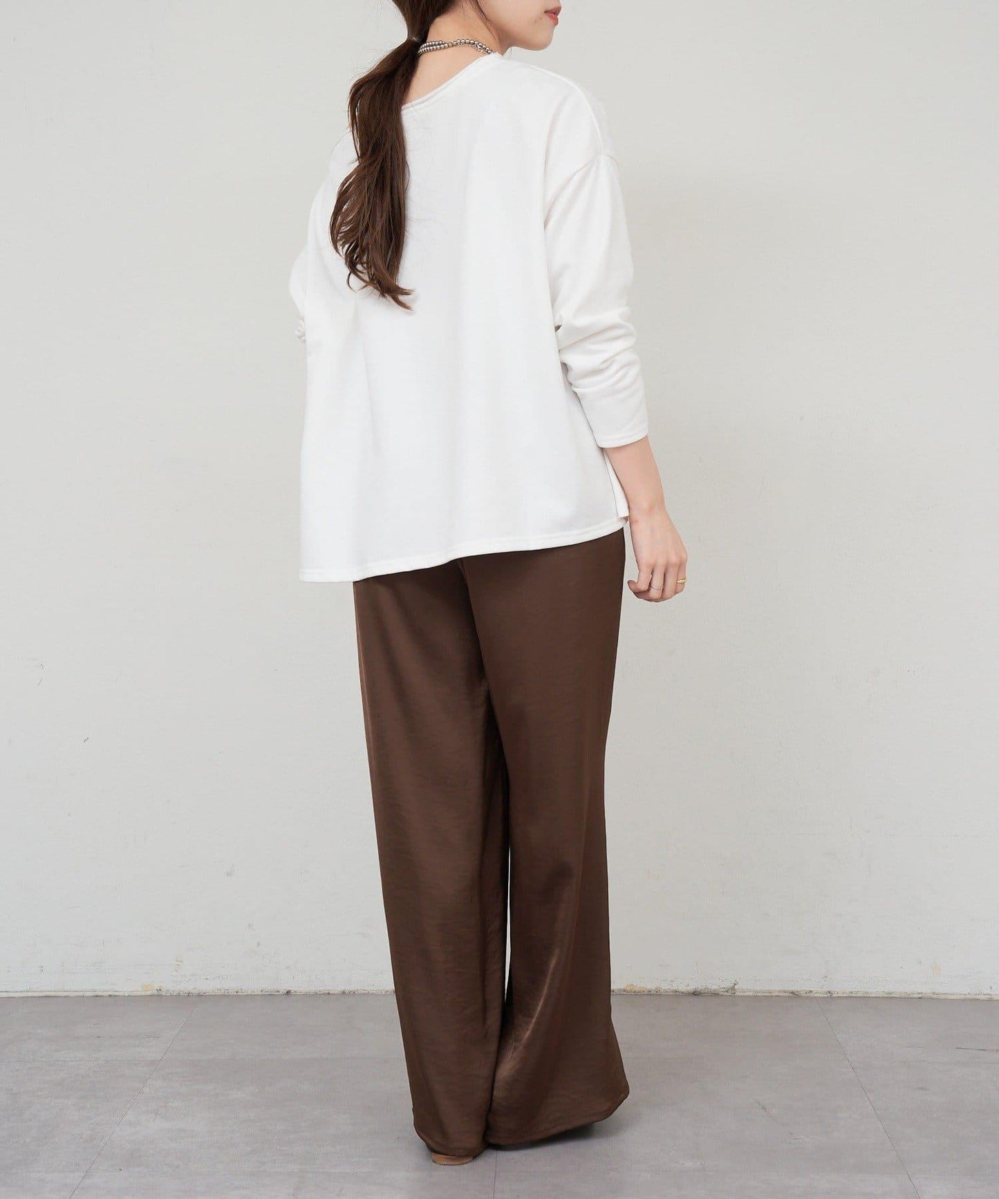 側開叉一字肩衛衣