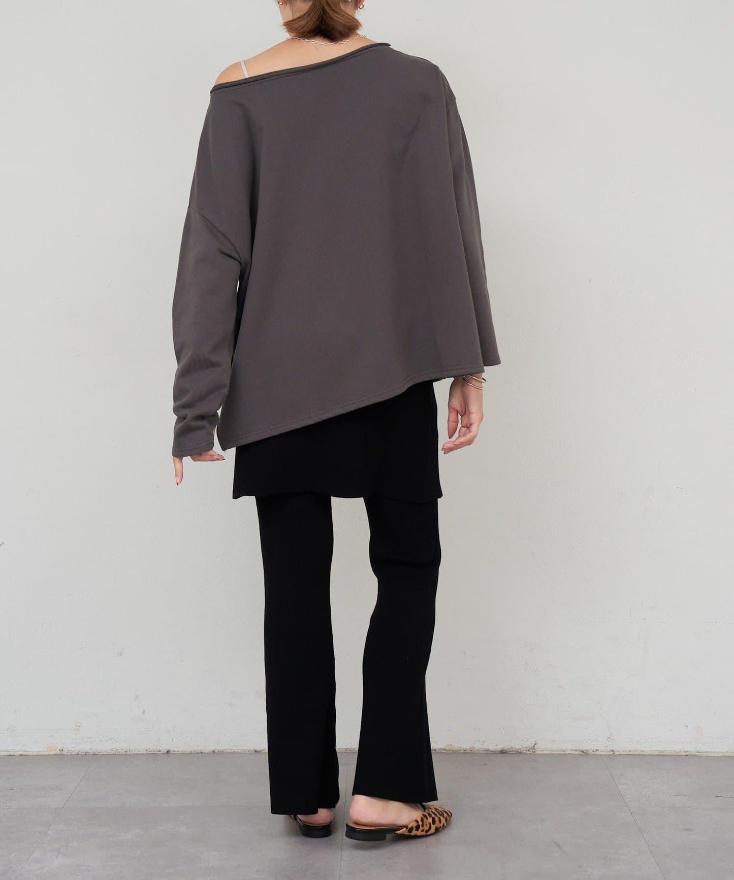 側開叉一字肩衛衣