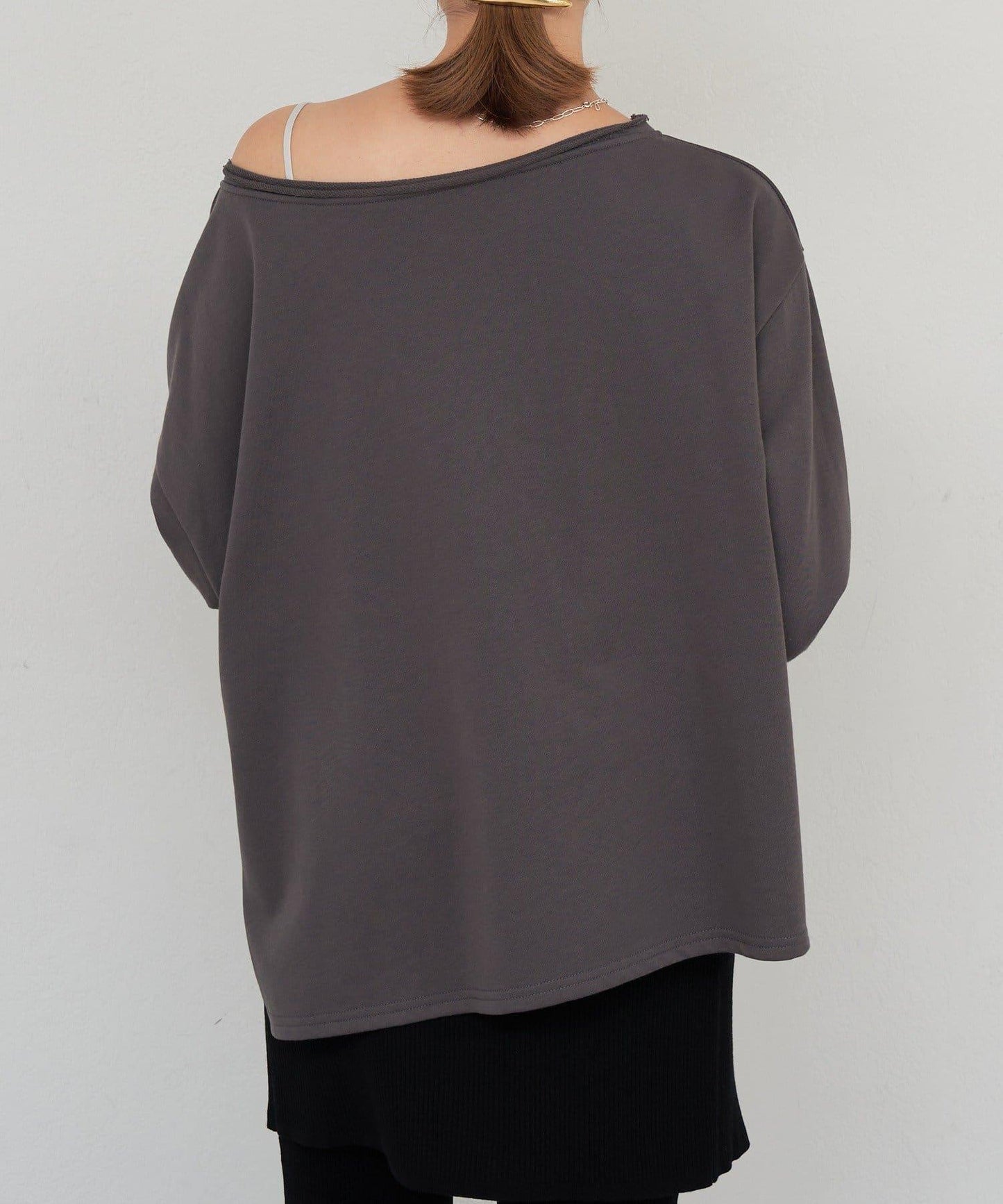 側開叉一字肩衛衣