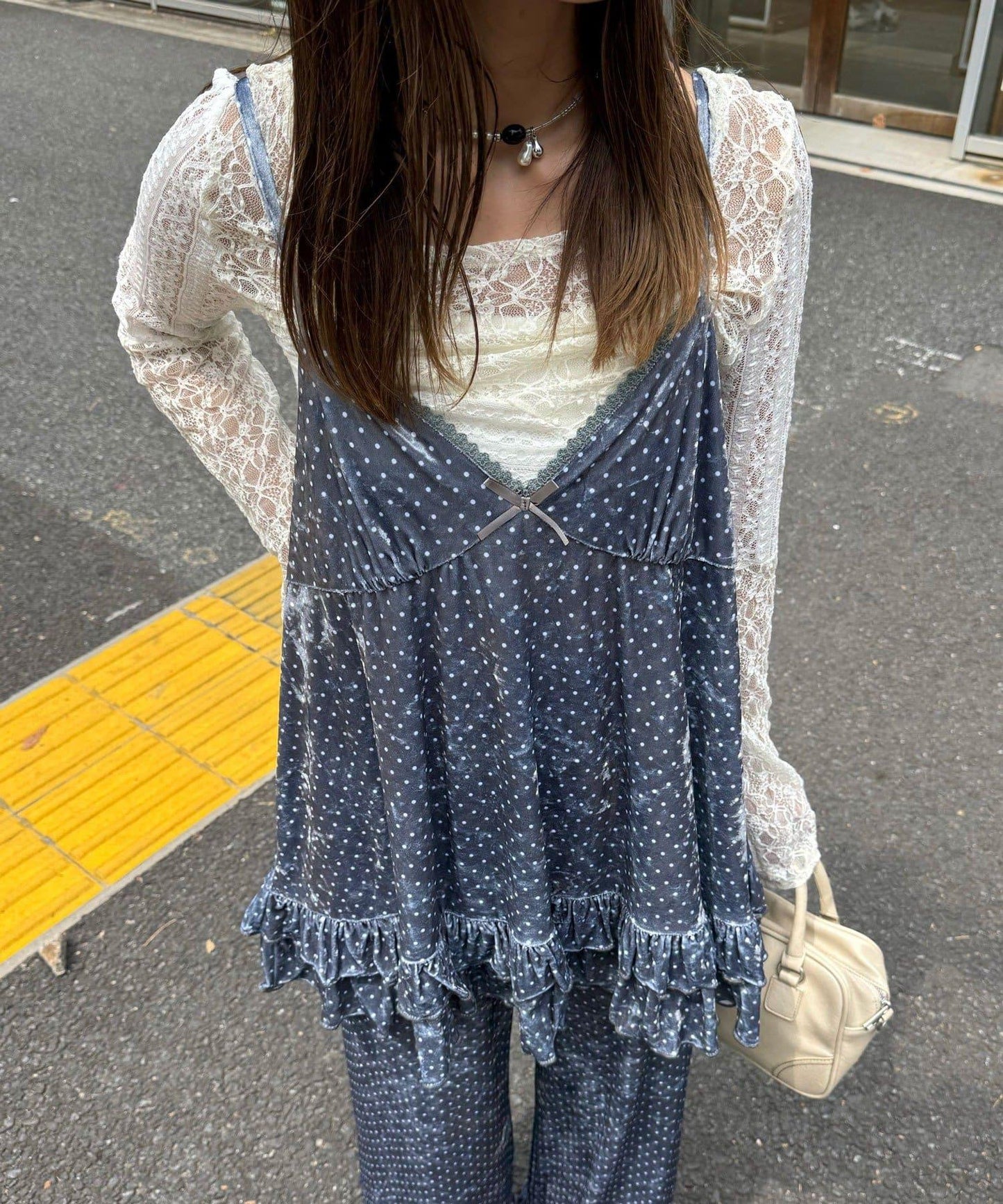 拼色圖案天鵝絨吊帶背心連衣裙〈波點/花卉〉