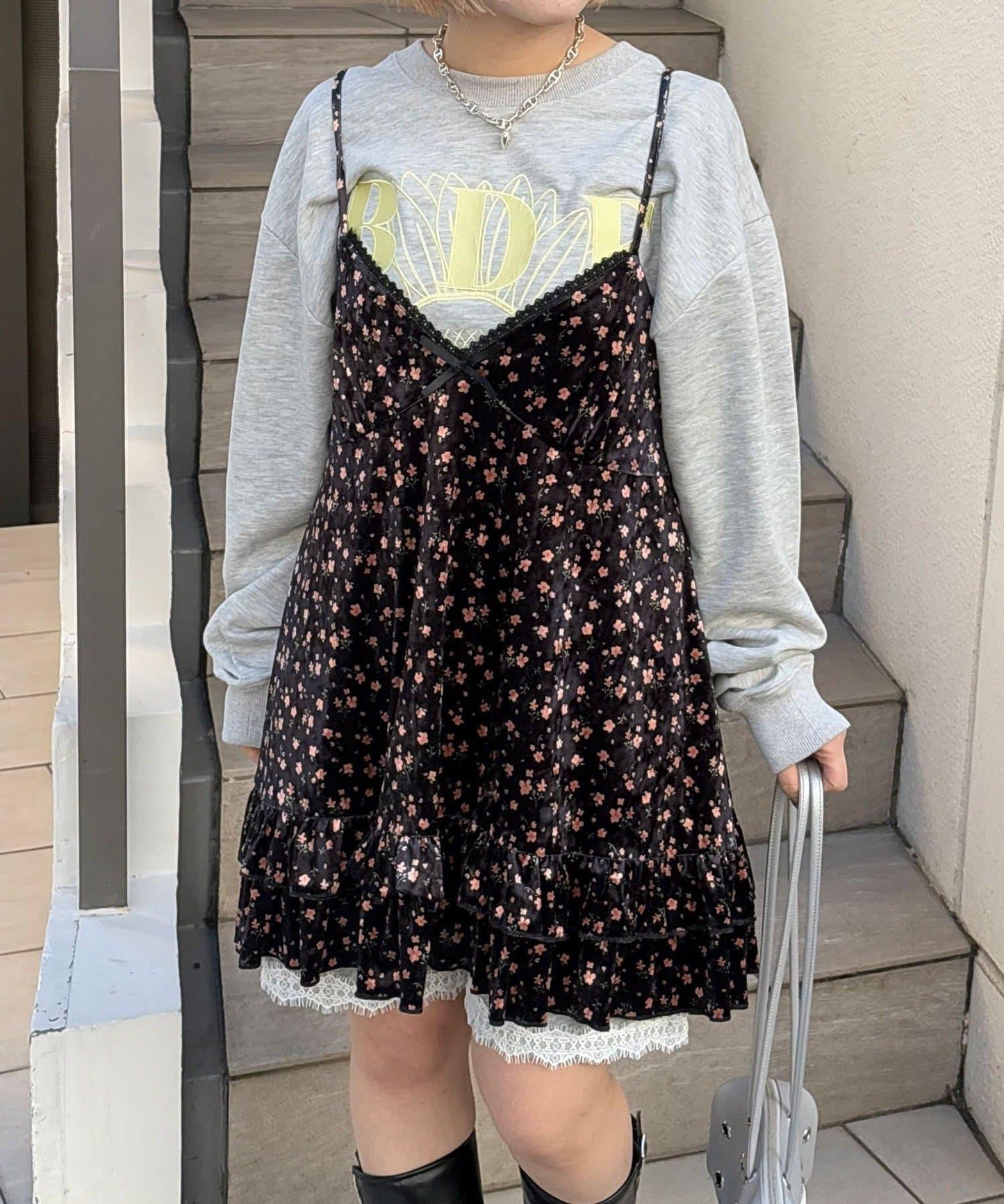 拼色圖案天鵝絨吊帶背心連衣裙〈波點/花卉〉