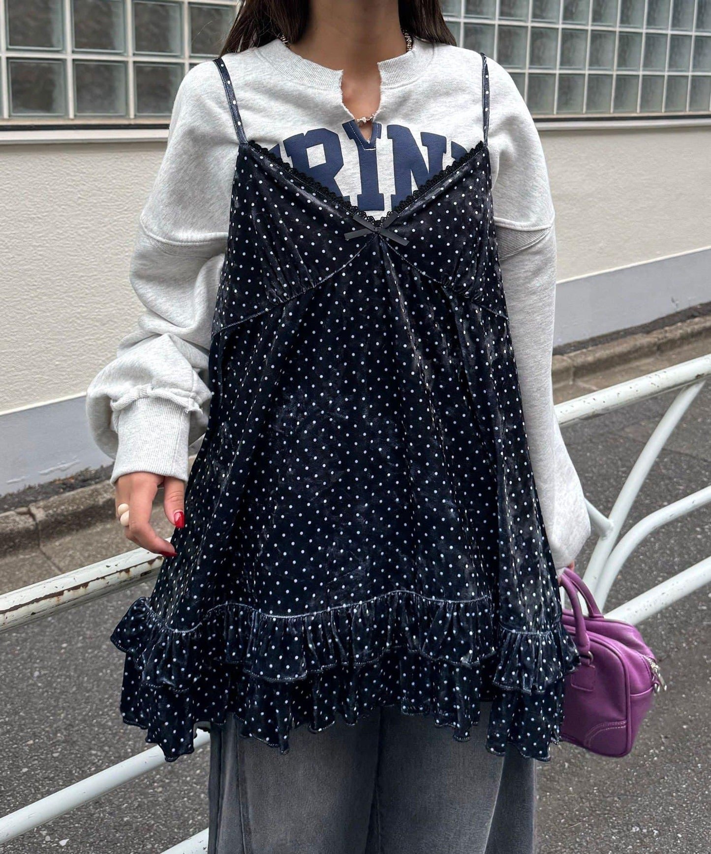 拼色圖案天鵝絨吊帶背心連衣裙〈波點/花卉〉