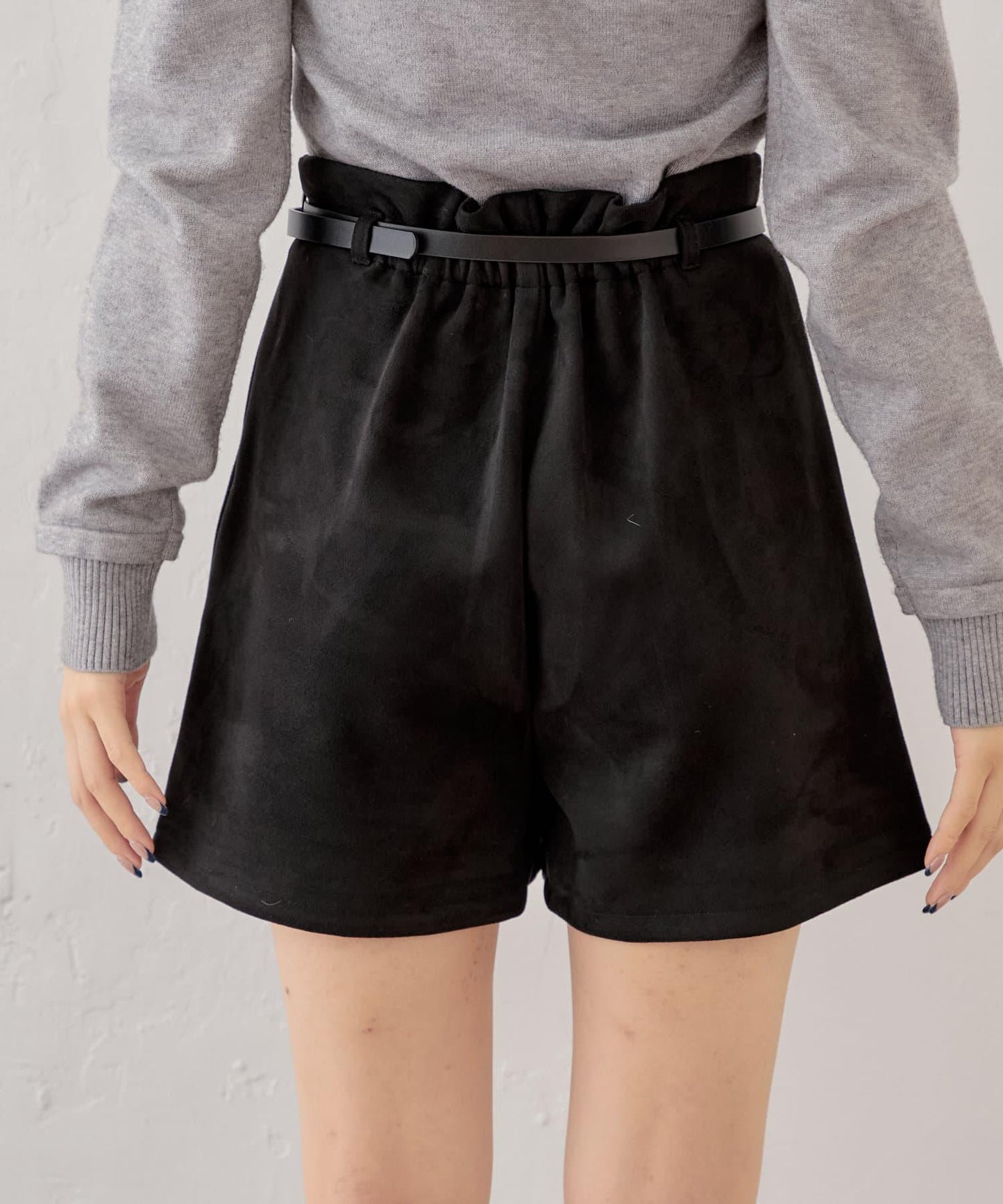 【Chico】附腰帶麂皮褶皺短褲