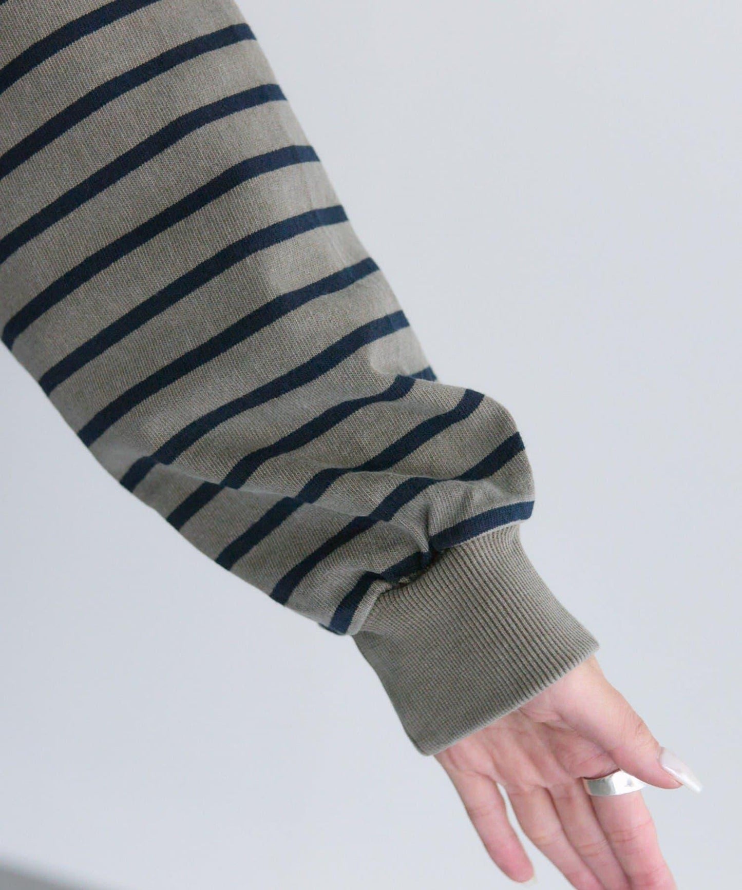 顏料條紋翻領連衣裙