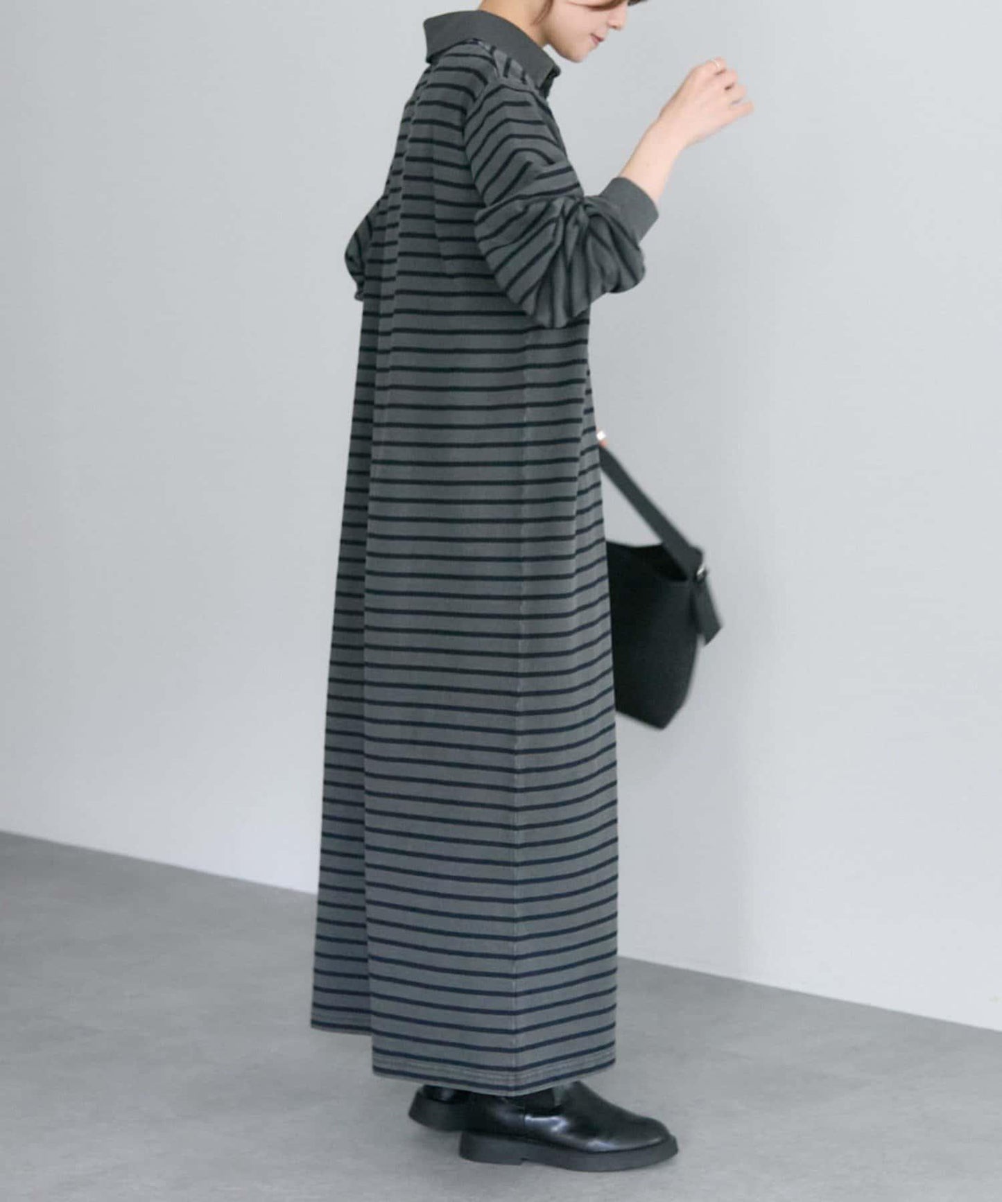 顏料條紋翻領連衣裙