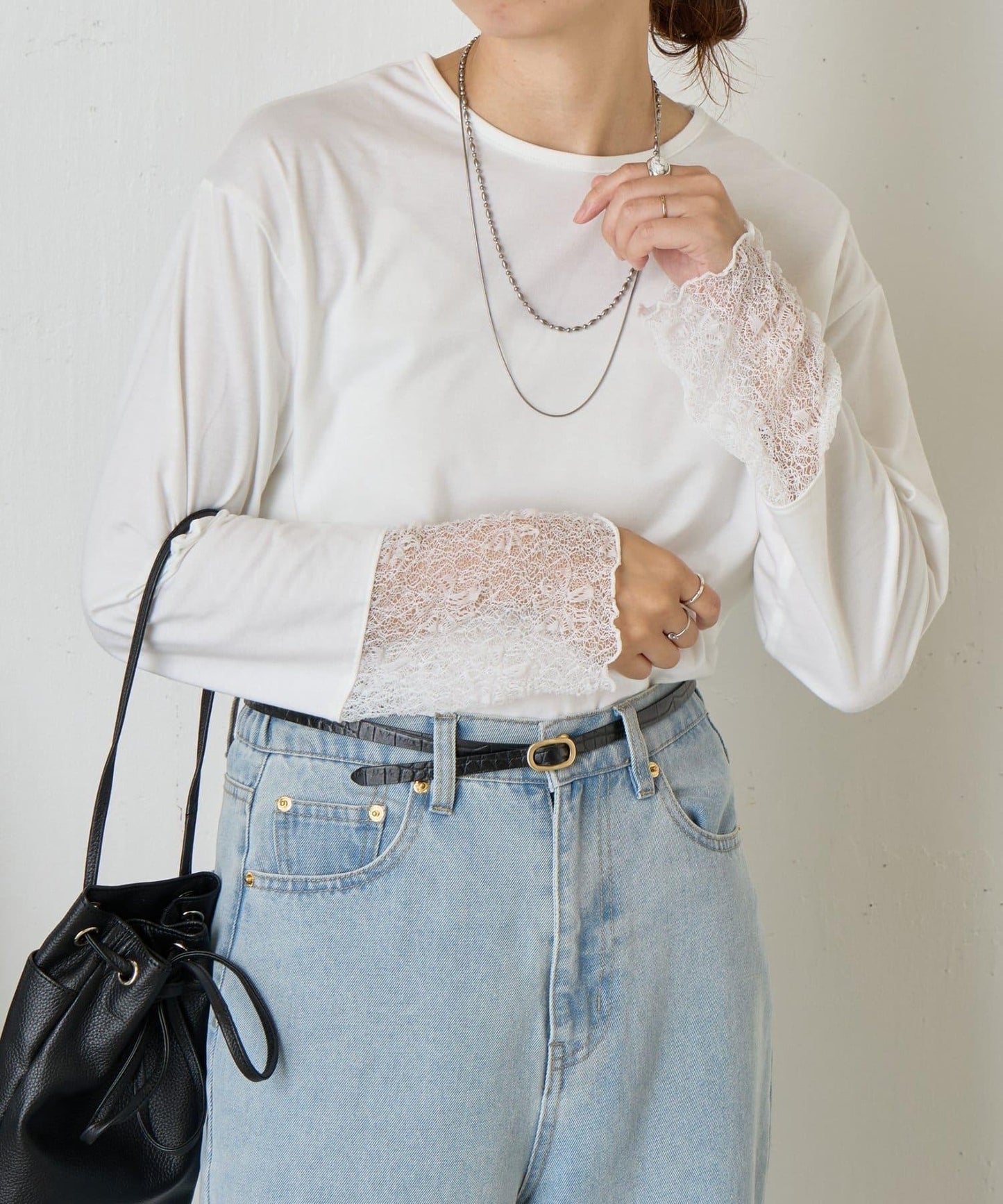 袖口蕾絲針織衫