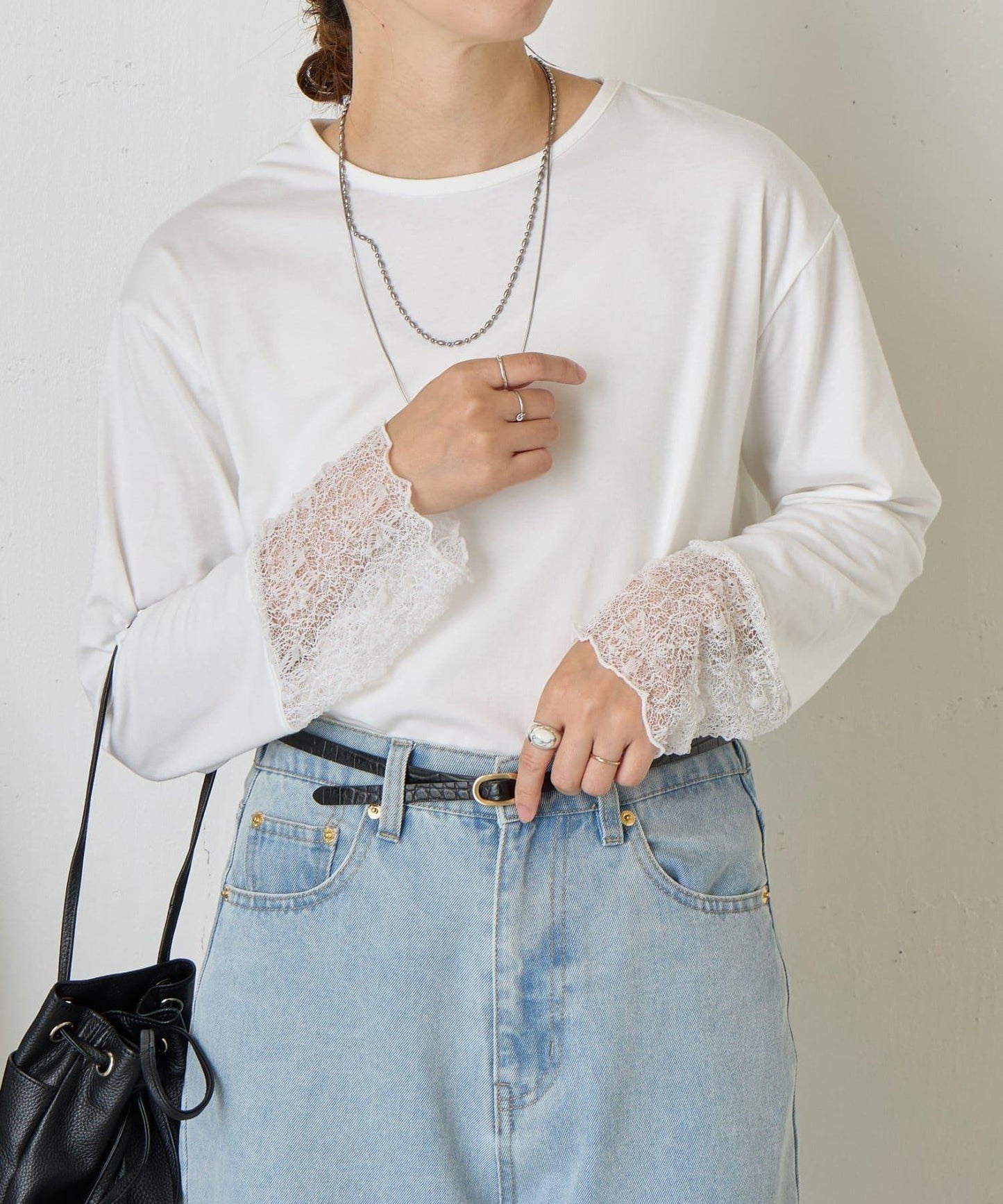 袖口蕾絲針織衫