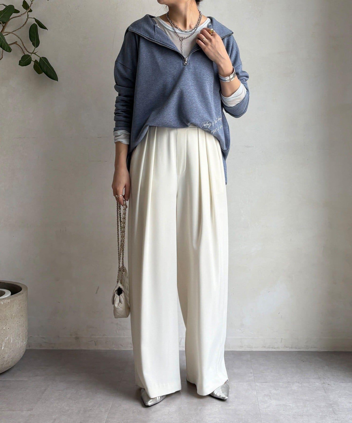 亮片字母連帽衛衣