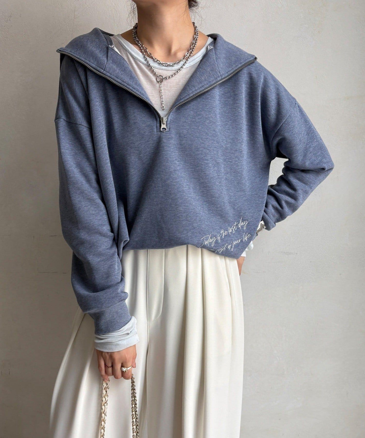 亮片字母連帽衛衣