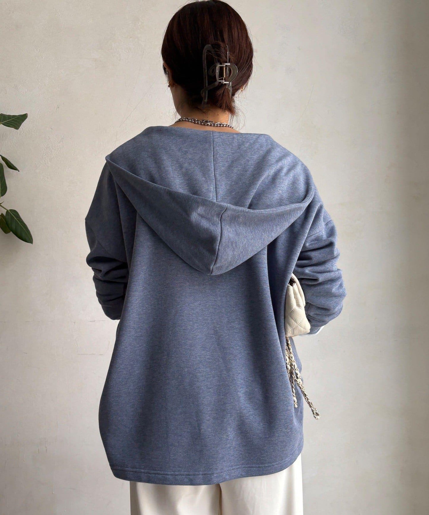 亮片字母連帽衛衣