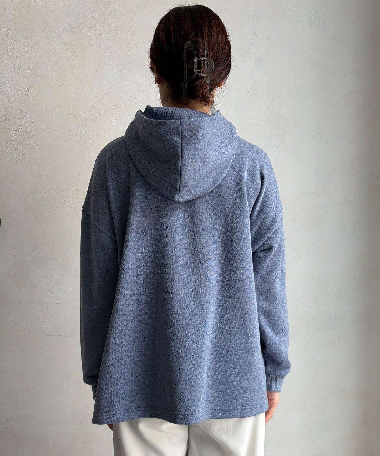 亮片字母連帽衛衣