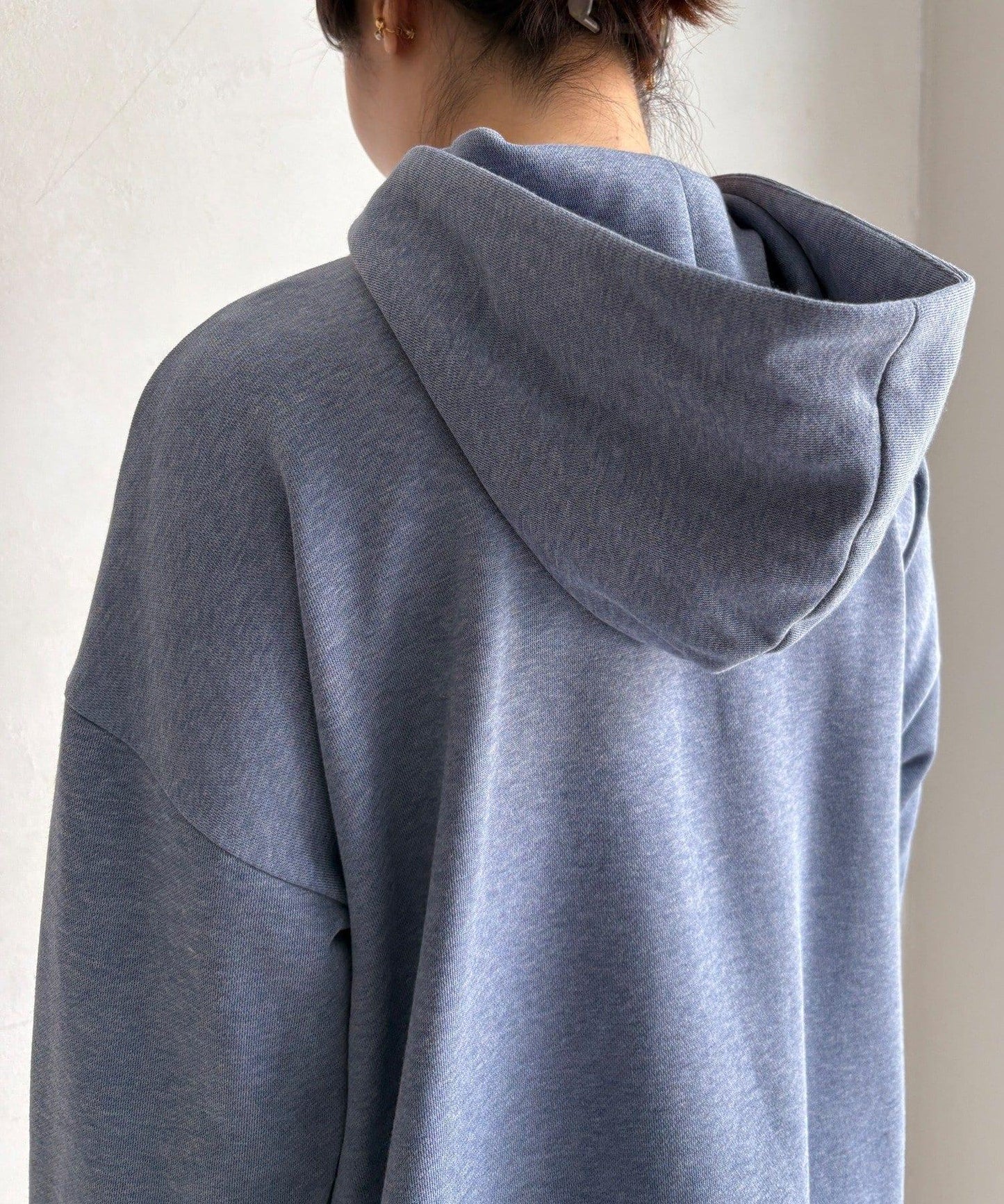 亮片字母連帽衛衣