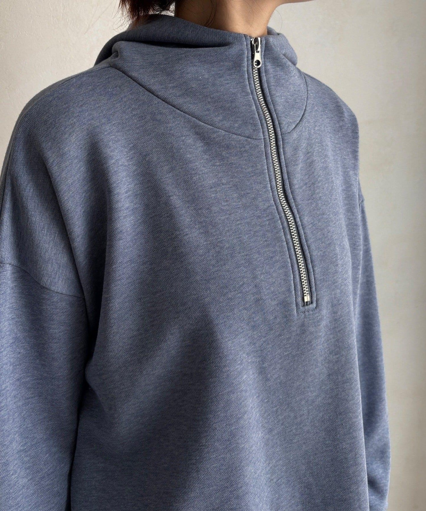 亮片字母連帽衛衣