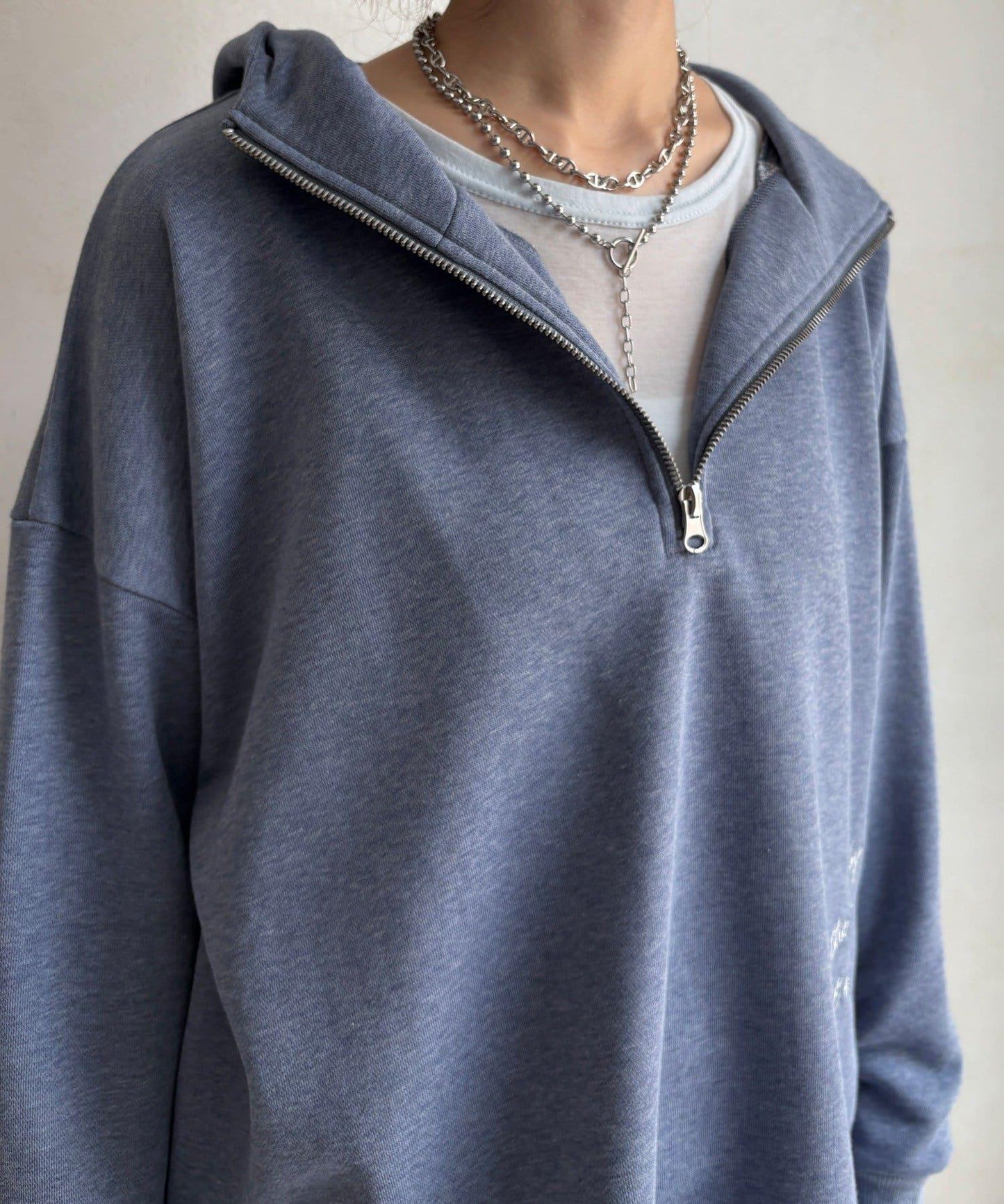 亮片字母連帽衛衣