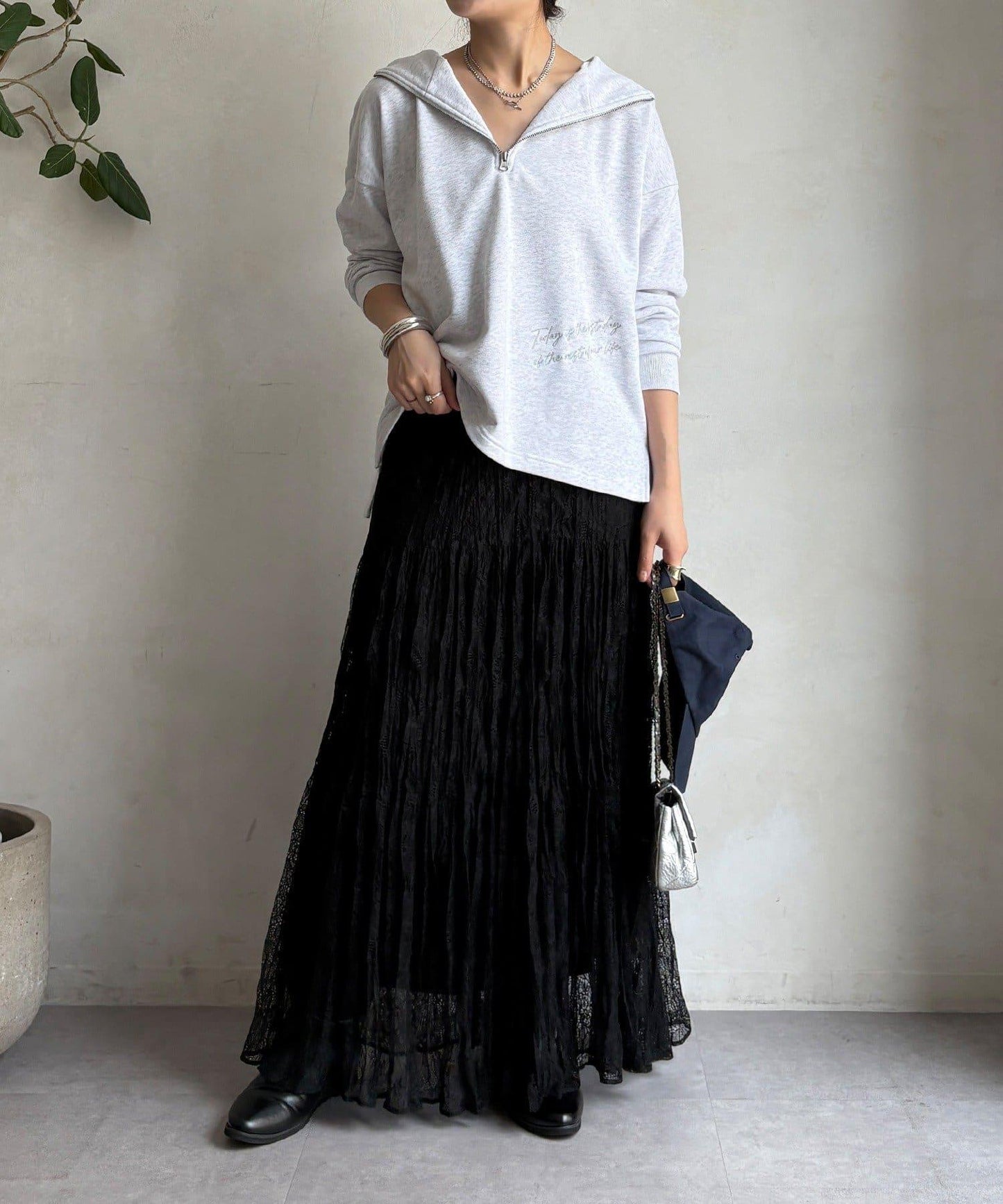 亮片字母連帽衛衣