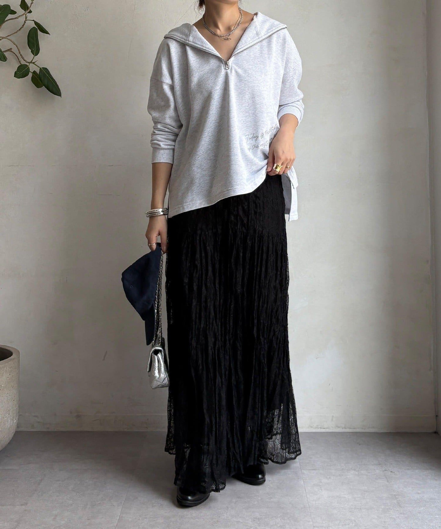 亮片字母連帽衛衣