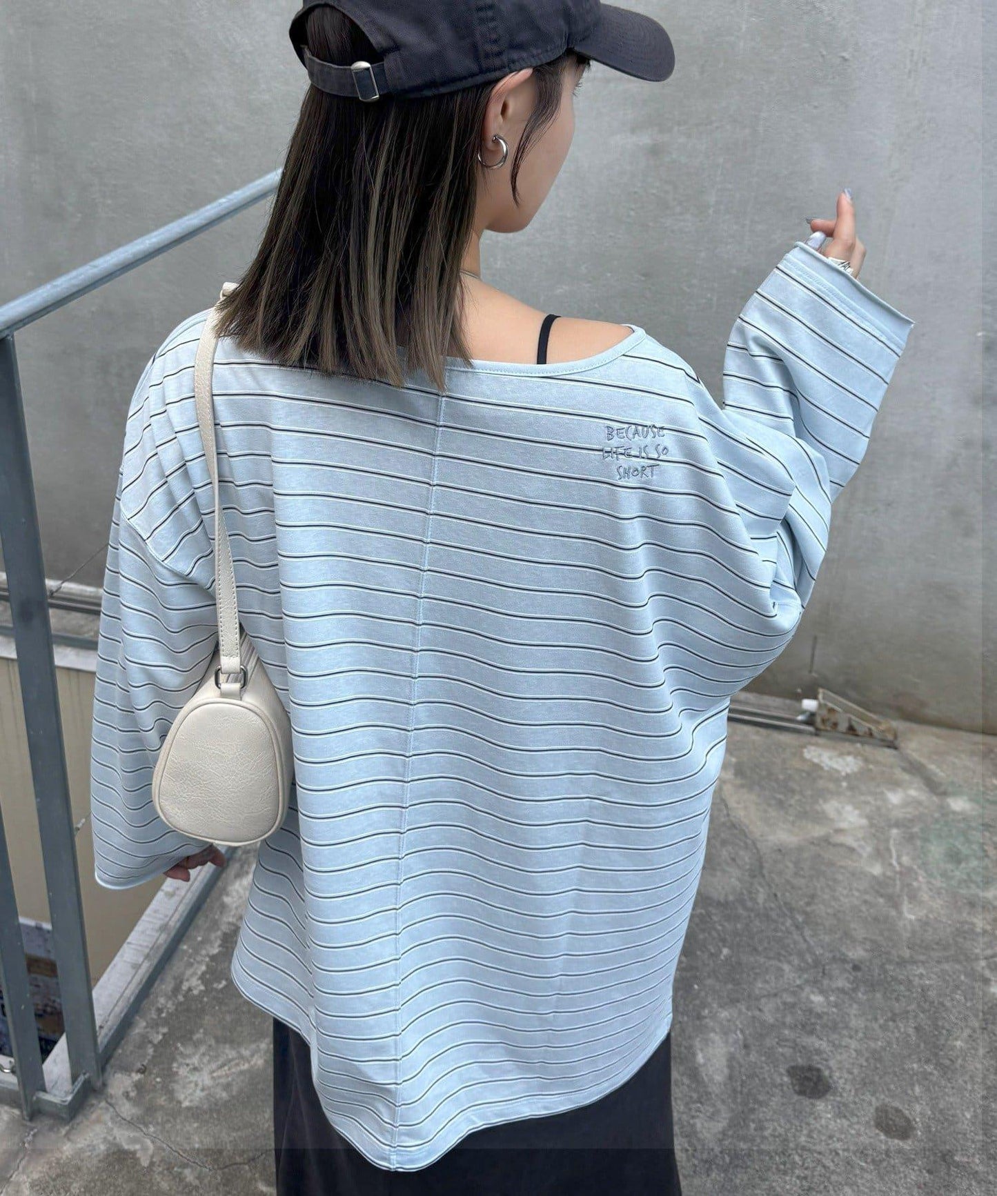 透視斜紋條紋單點刺繡寬鬆T恤