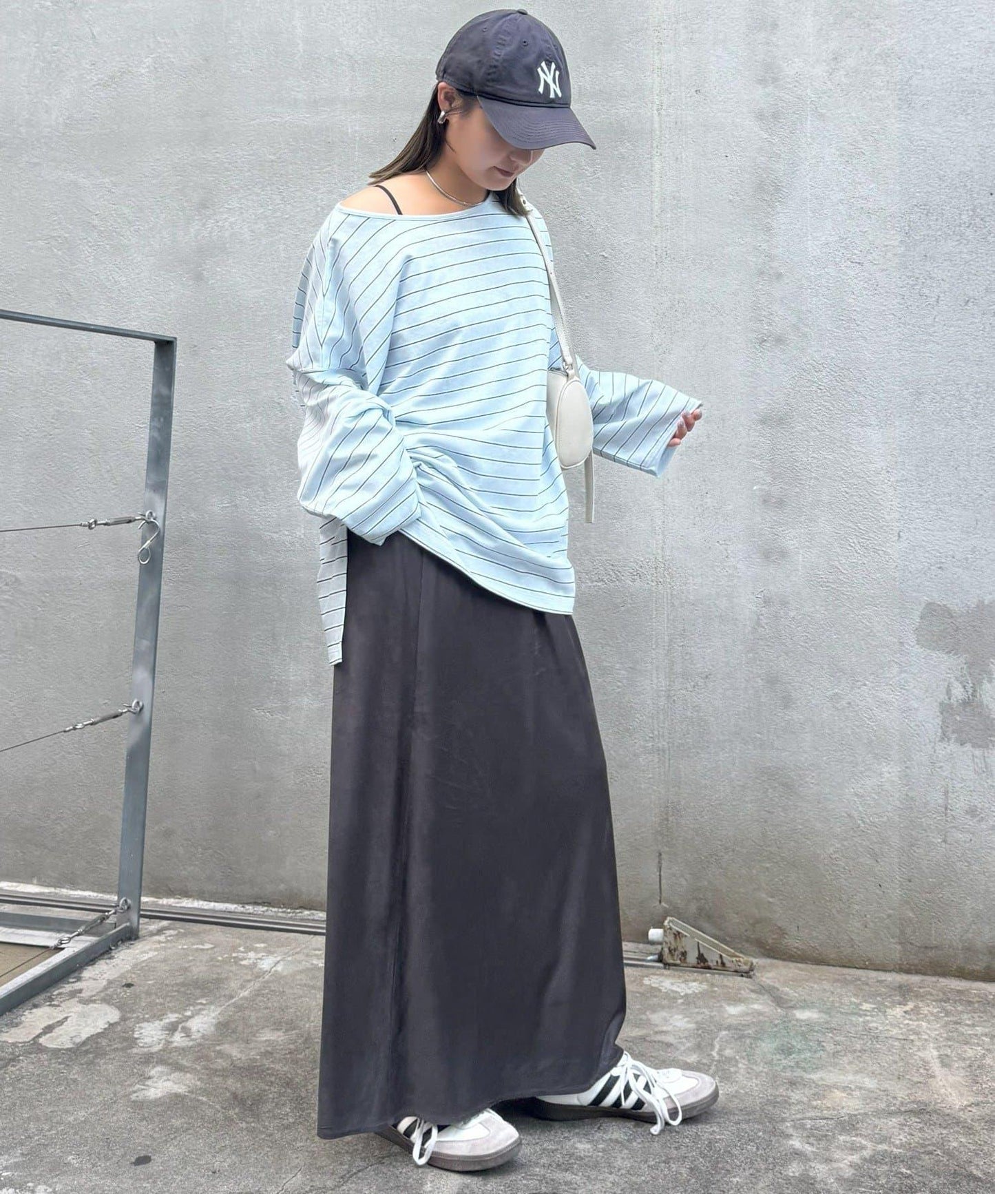 透視斜紋條紋單點刺繡寬鬆T恤