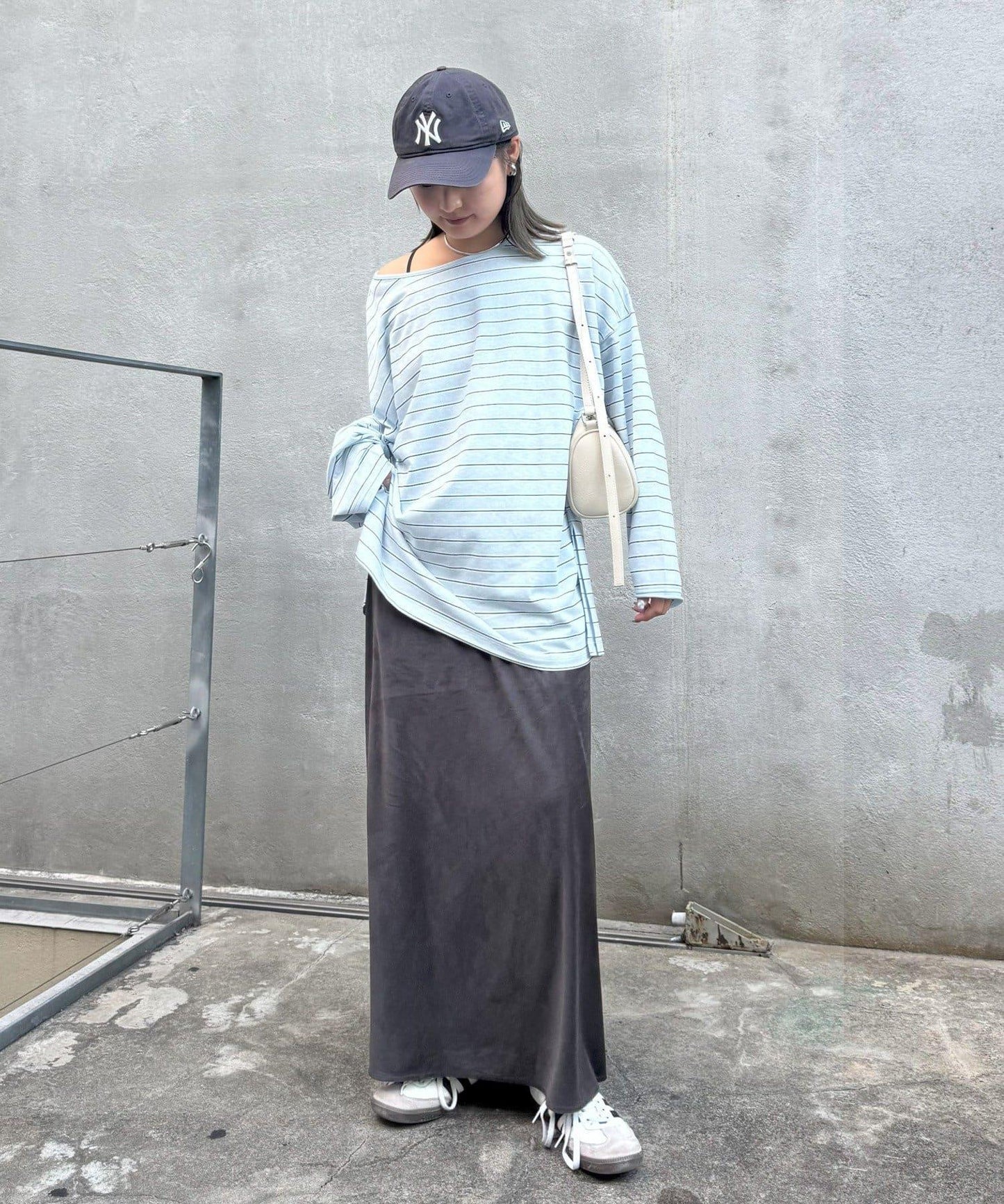 透視斜紋條紋單點刺繡寬鬆T恤