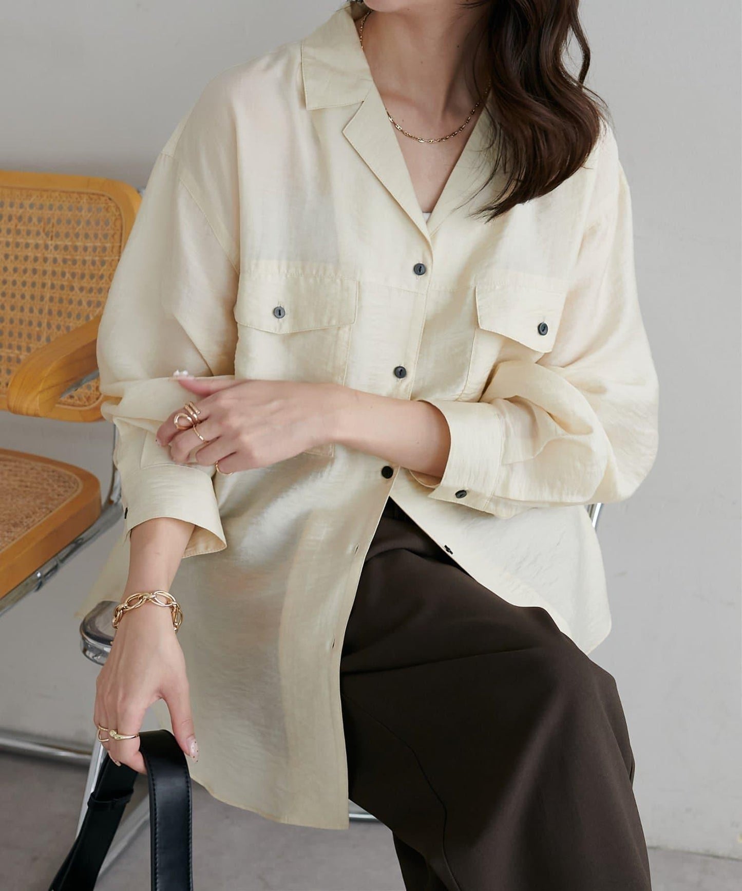 【Discoat】透視黑色紐扣開領襯衫