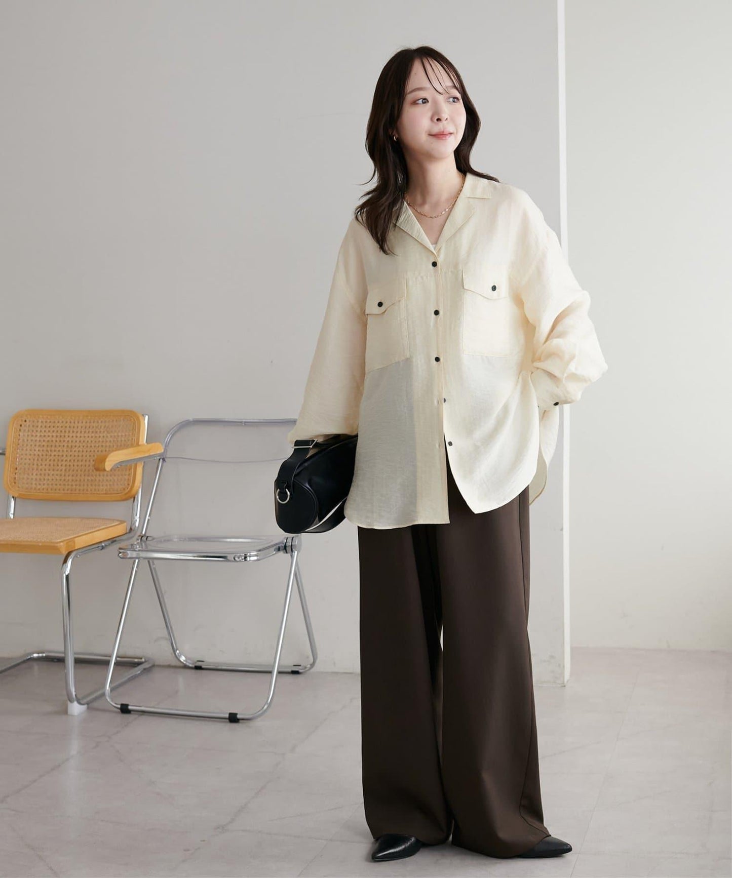 【Discoat】透視黑色紐扣開領襯衫