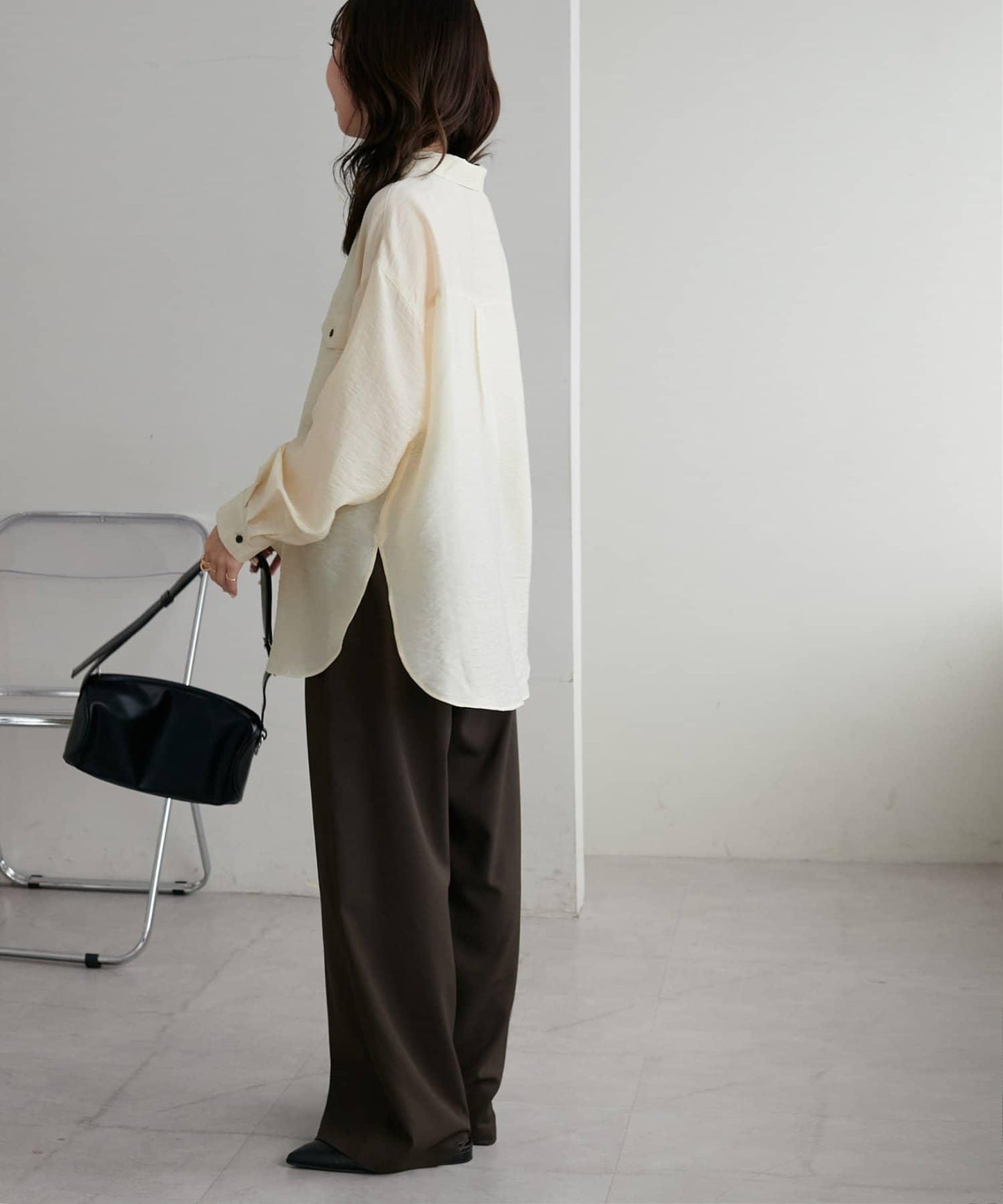 【Discoat】透視黑色紐扣開領襯衫