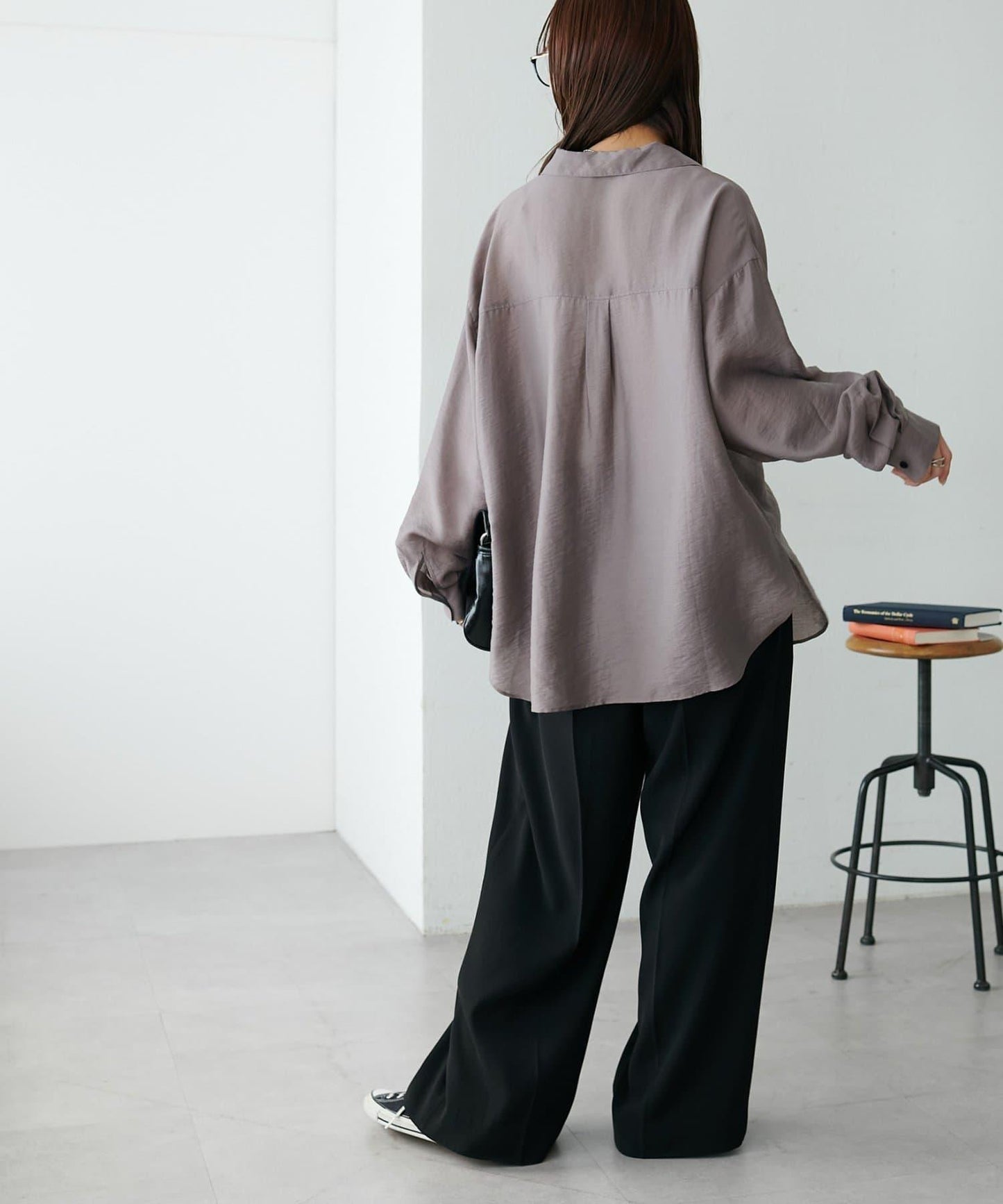 【Discoat】透視黑色紐扣開領襯衫