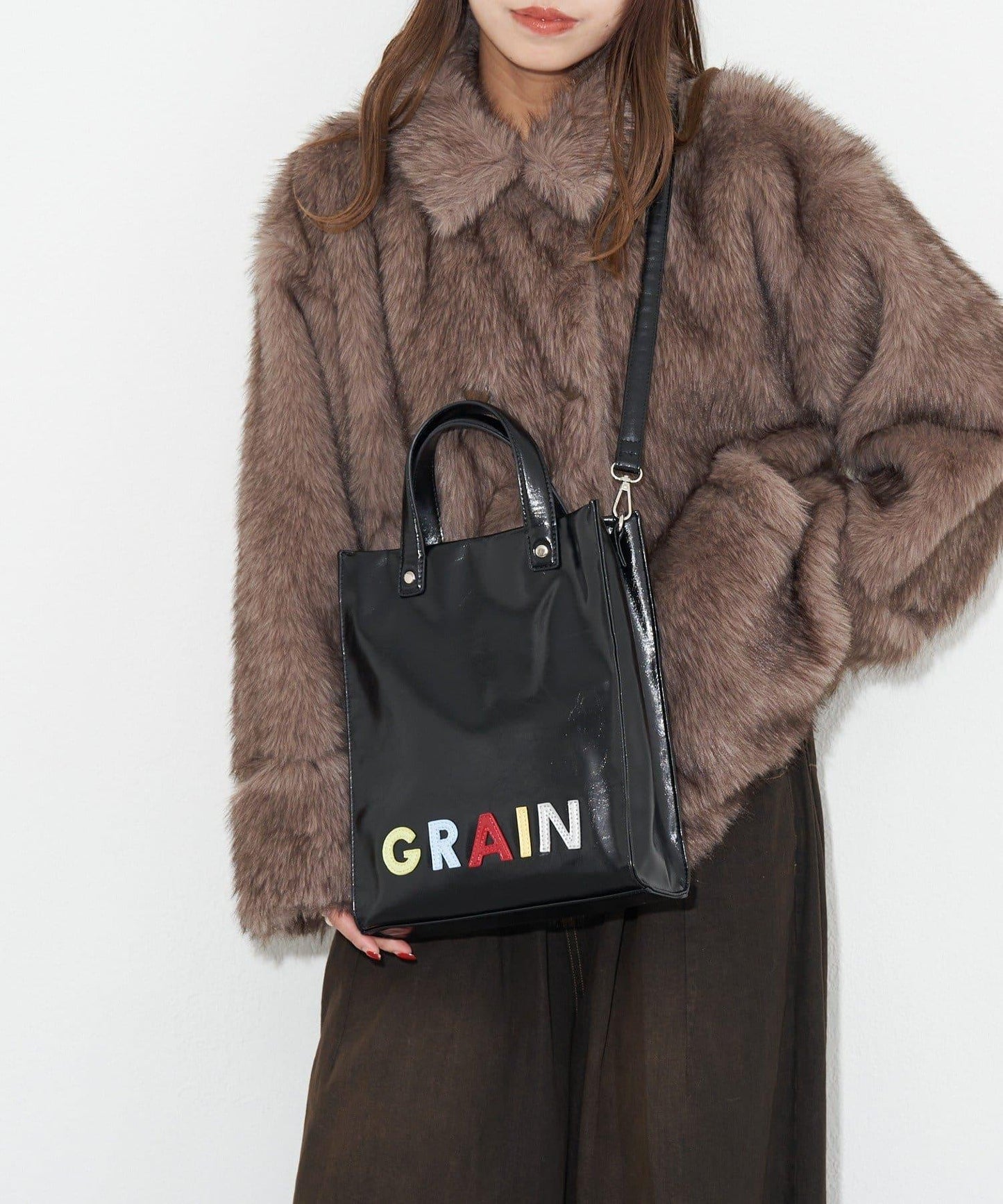 【GRAIN/グレイン】徽章標誌仿皮托特包