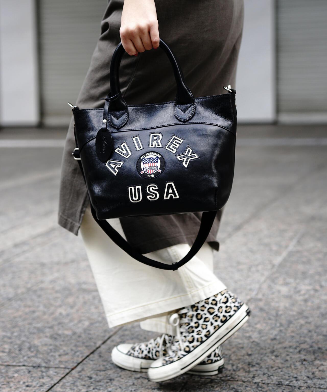 《直營店限定》學院風真皮迷你手提袋/VARSITY LEATHER MINI TOTE BAG/AVX5626