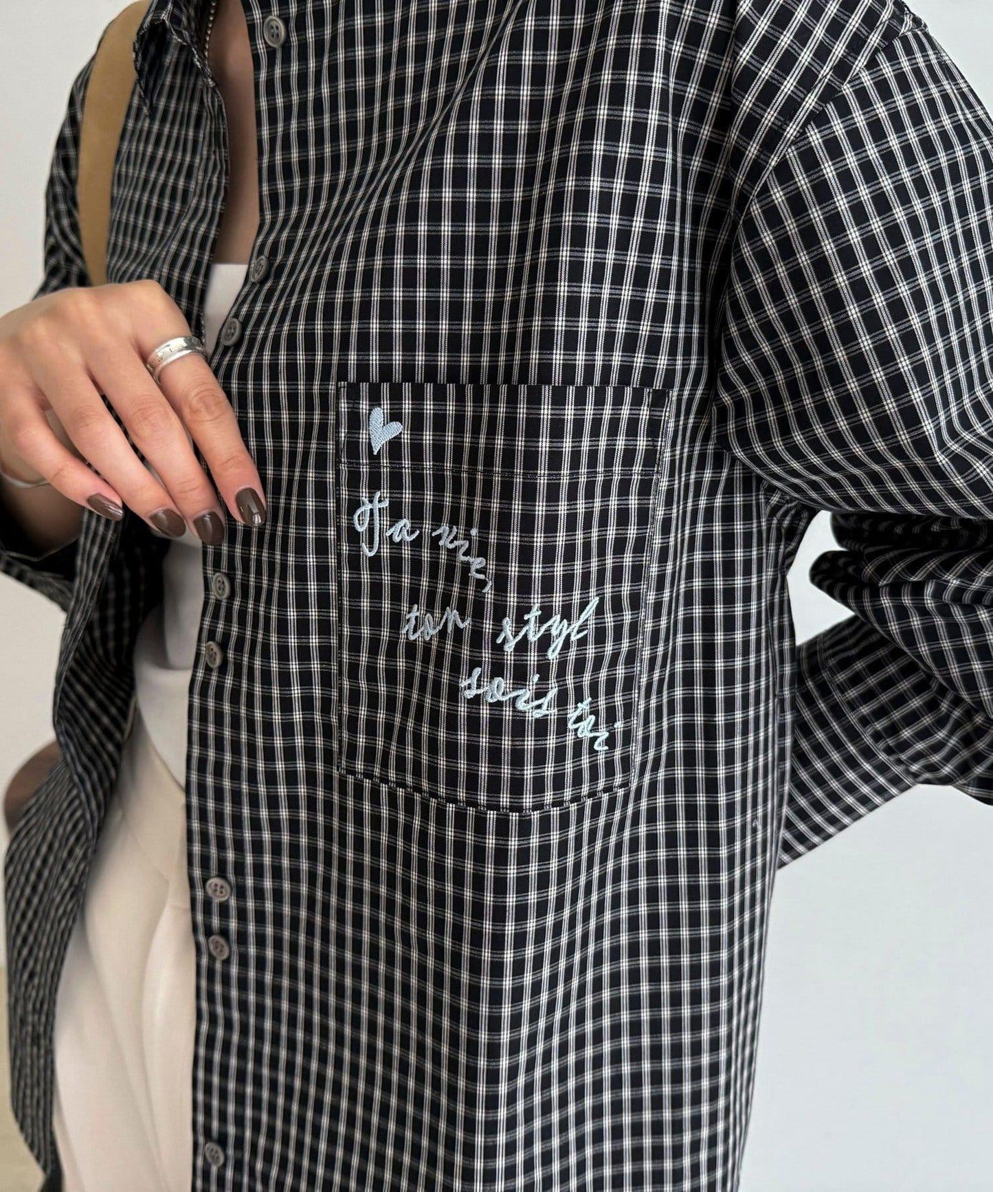 格紋刺繡襯衫