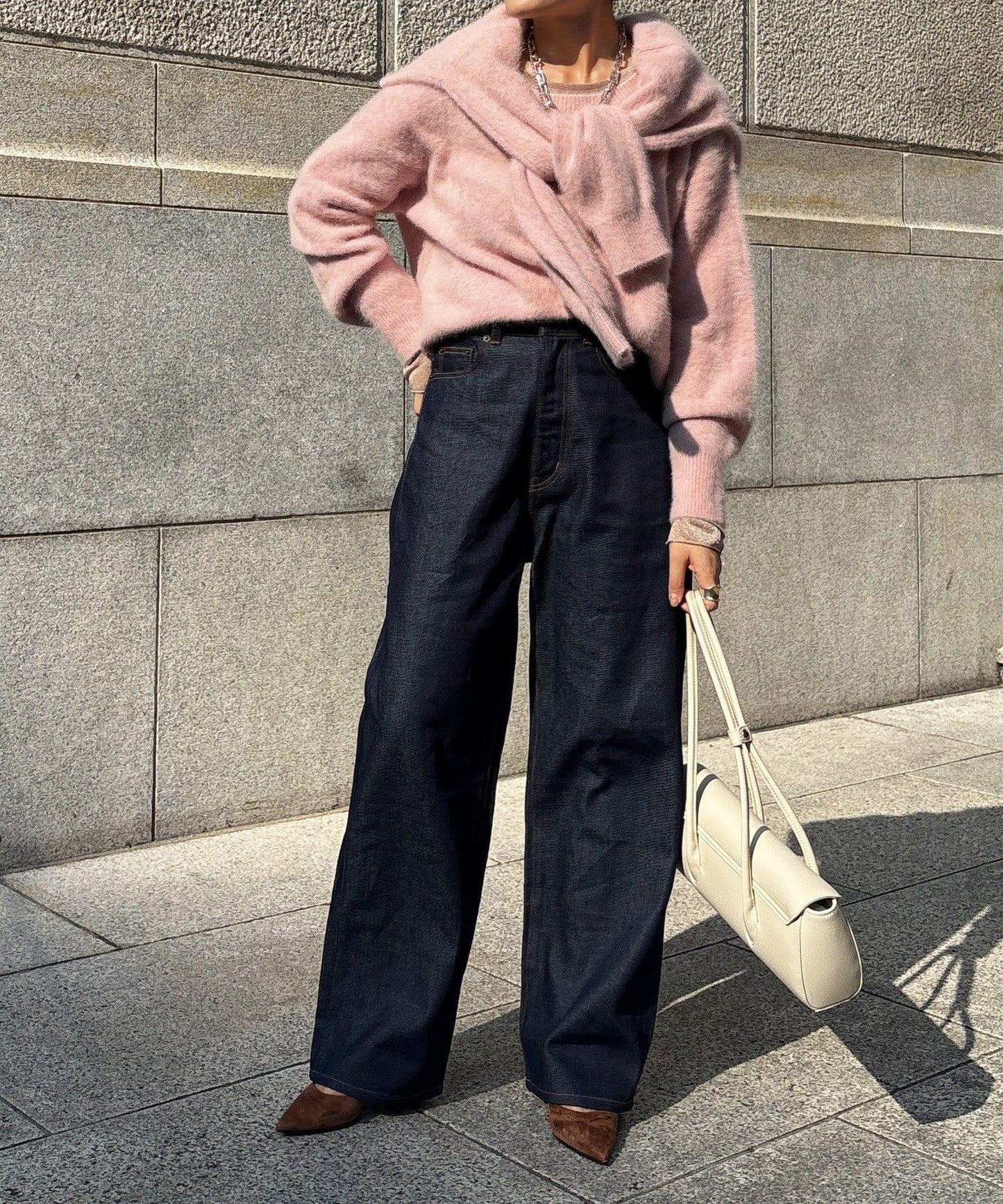 硬挺褶皺牛仔褲