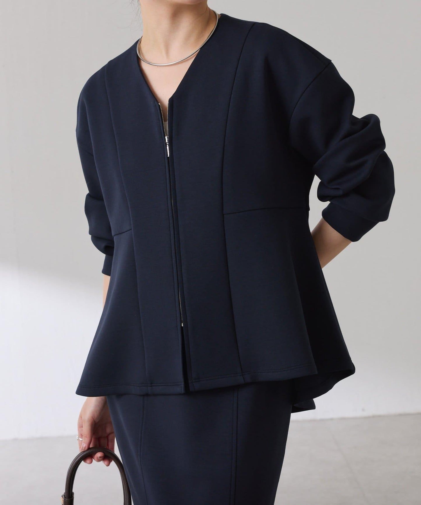 紙板荷葉邊開衫/套裝服