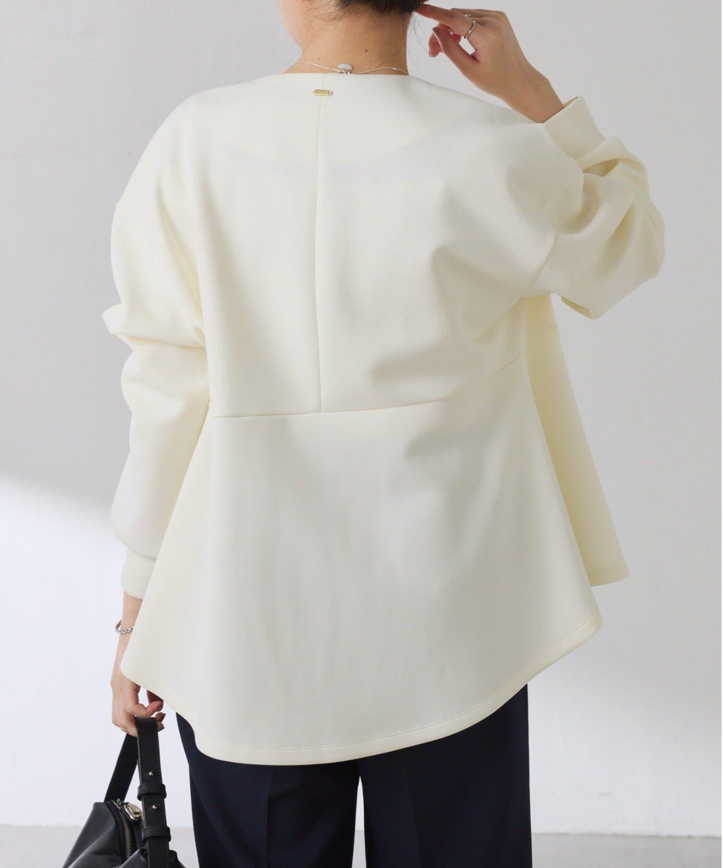 紙板荷葉邊開衫/套裝服