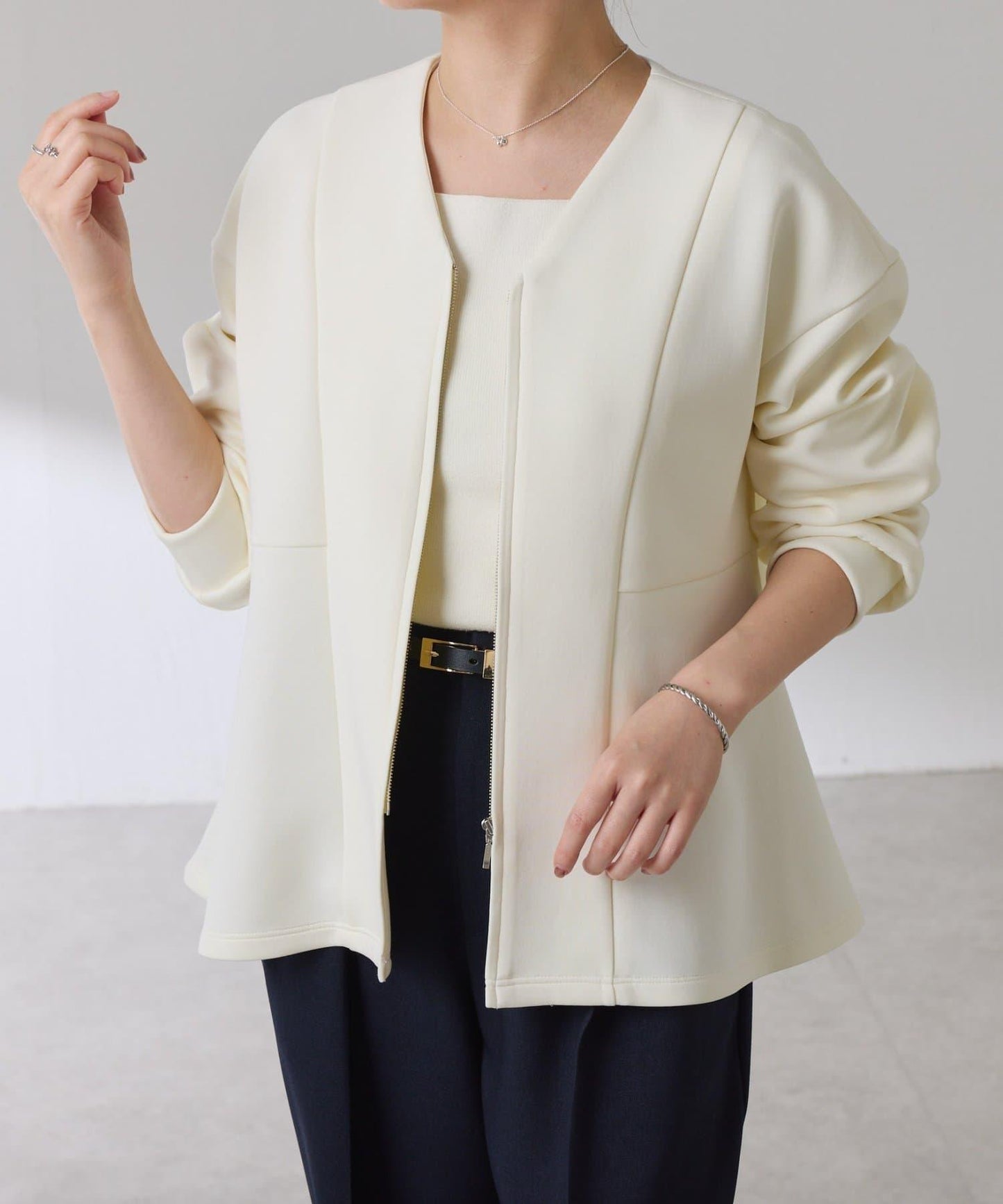 紙板荷葉邊開衫/套裝服