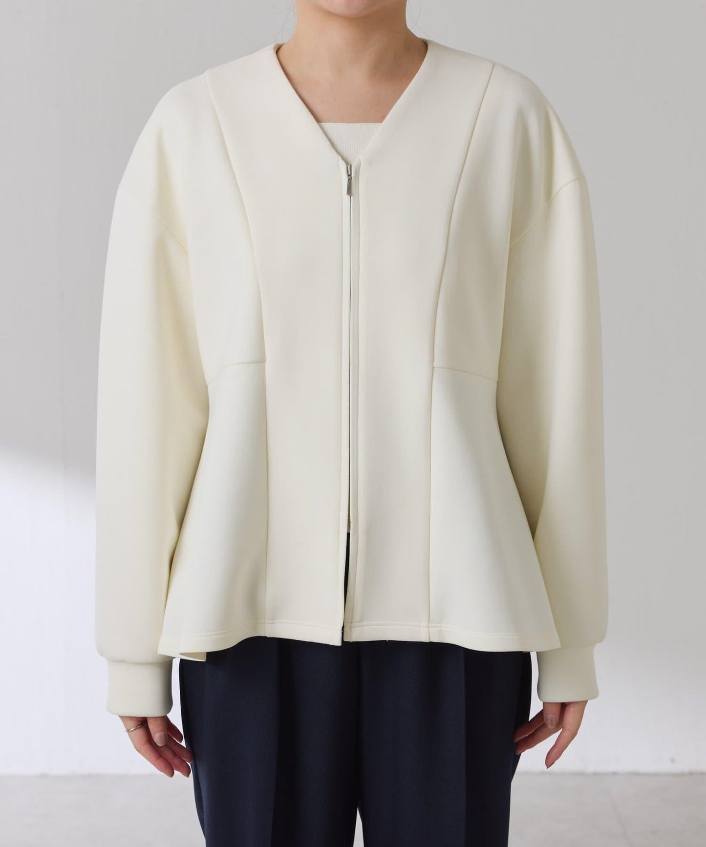 紙板荷葉邊開衫/套裝服