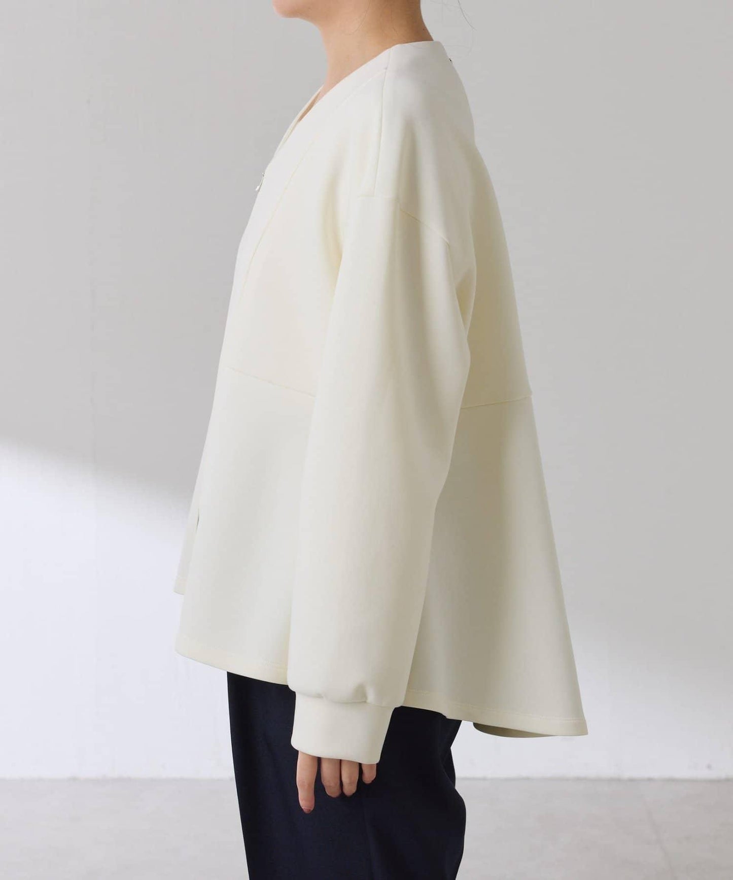 紙板荷葉邊開衫/套裝服