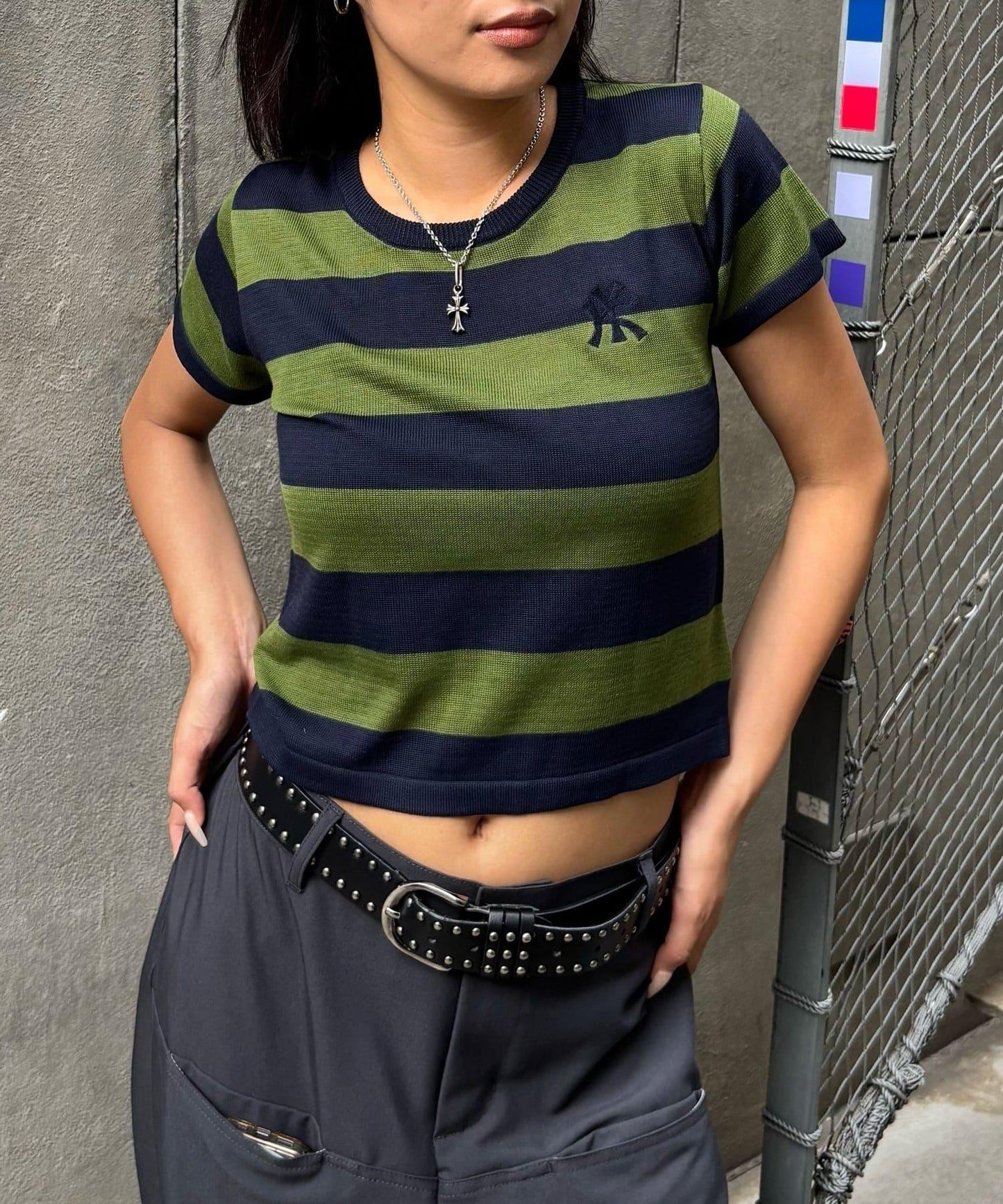 【WHO'S WHO gallery】橄欖球條紋修身針織衫