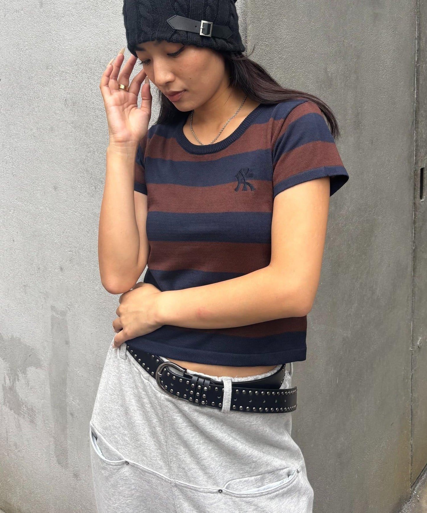 【WHO'S WHO gallery】橄欖球條紋修身針織衫