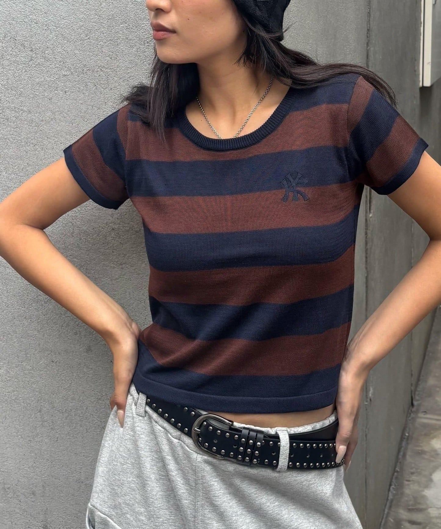 【WHO'S WHO gallery】橄欖球條紋修身針織衫