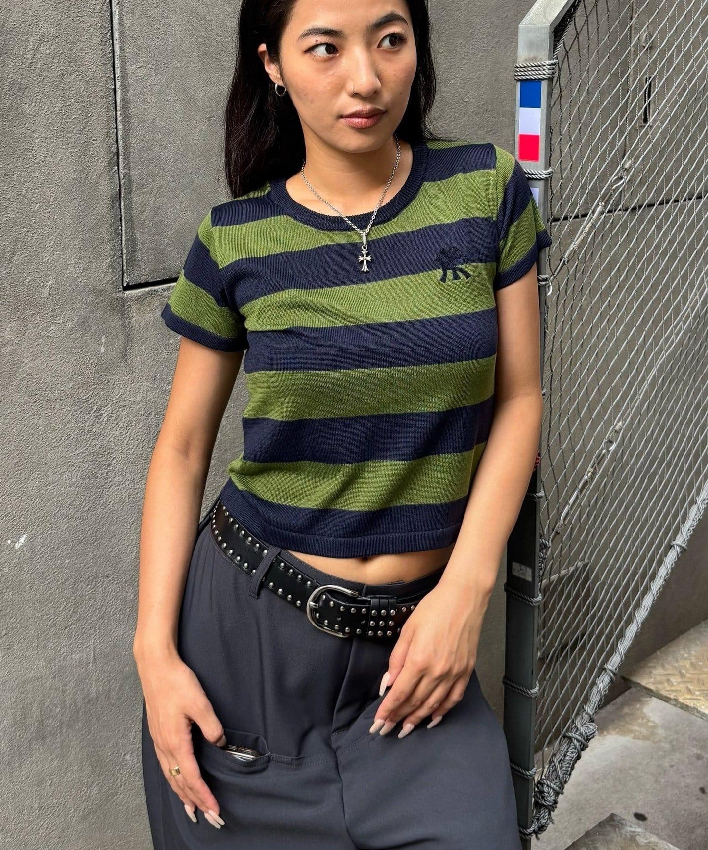 【WHO'S WHO gallery】橄欖球條紋修身針織衫