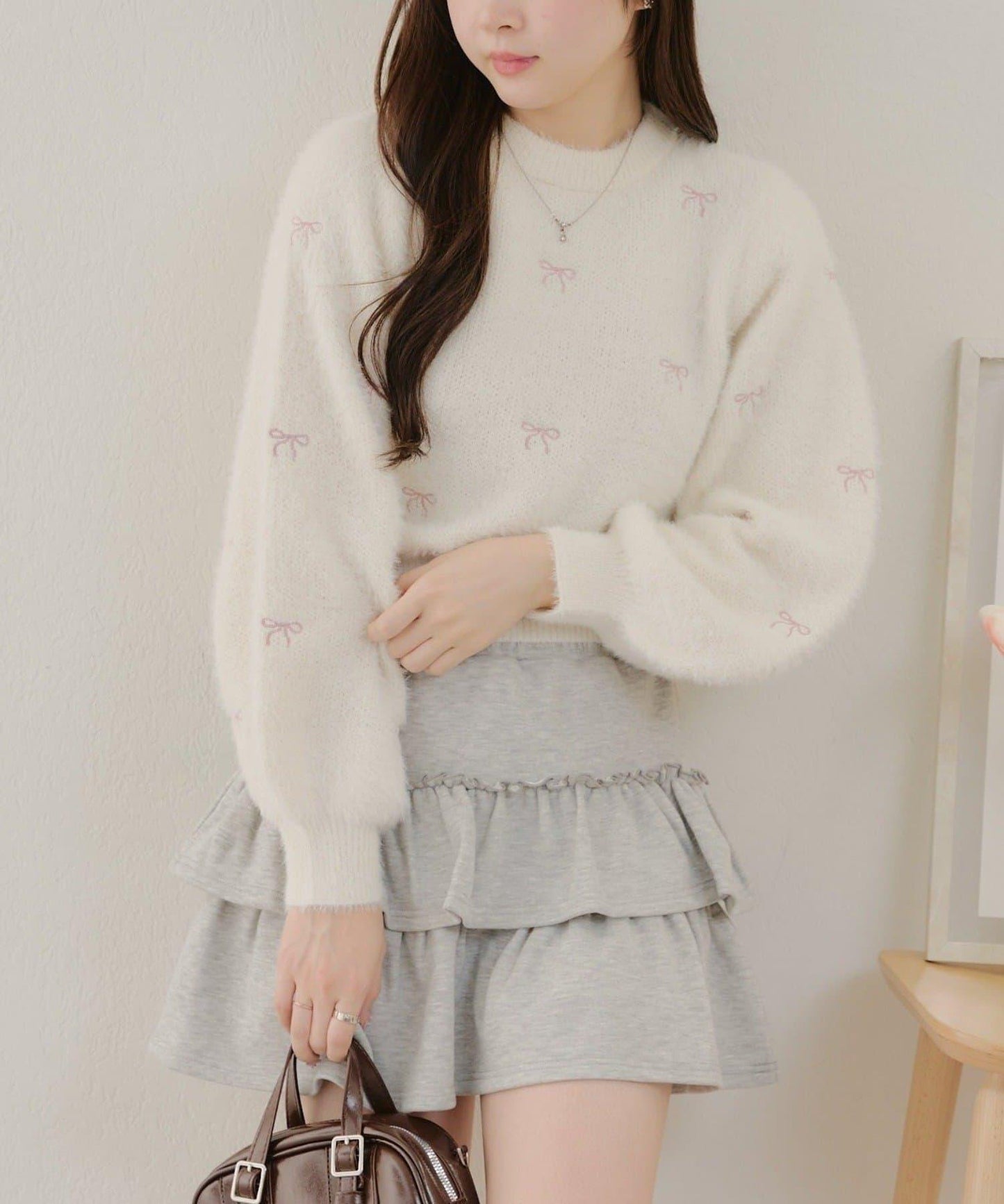 蝴蝶結刺繡羽毛針織衫