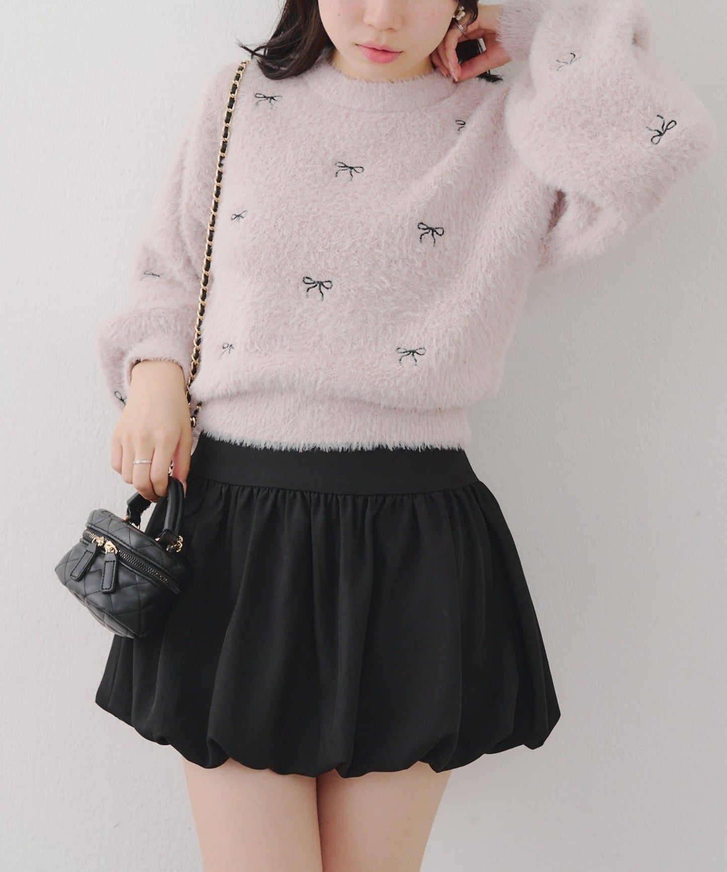 蝴蝶結刺繡羽毛針織衫