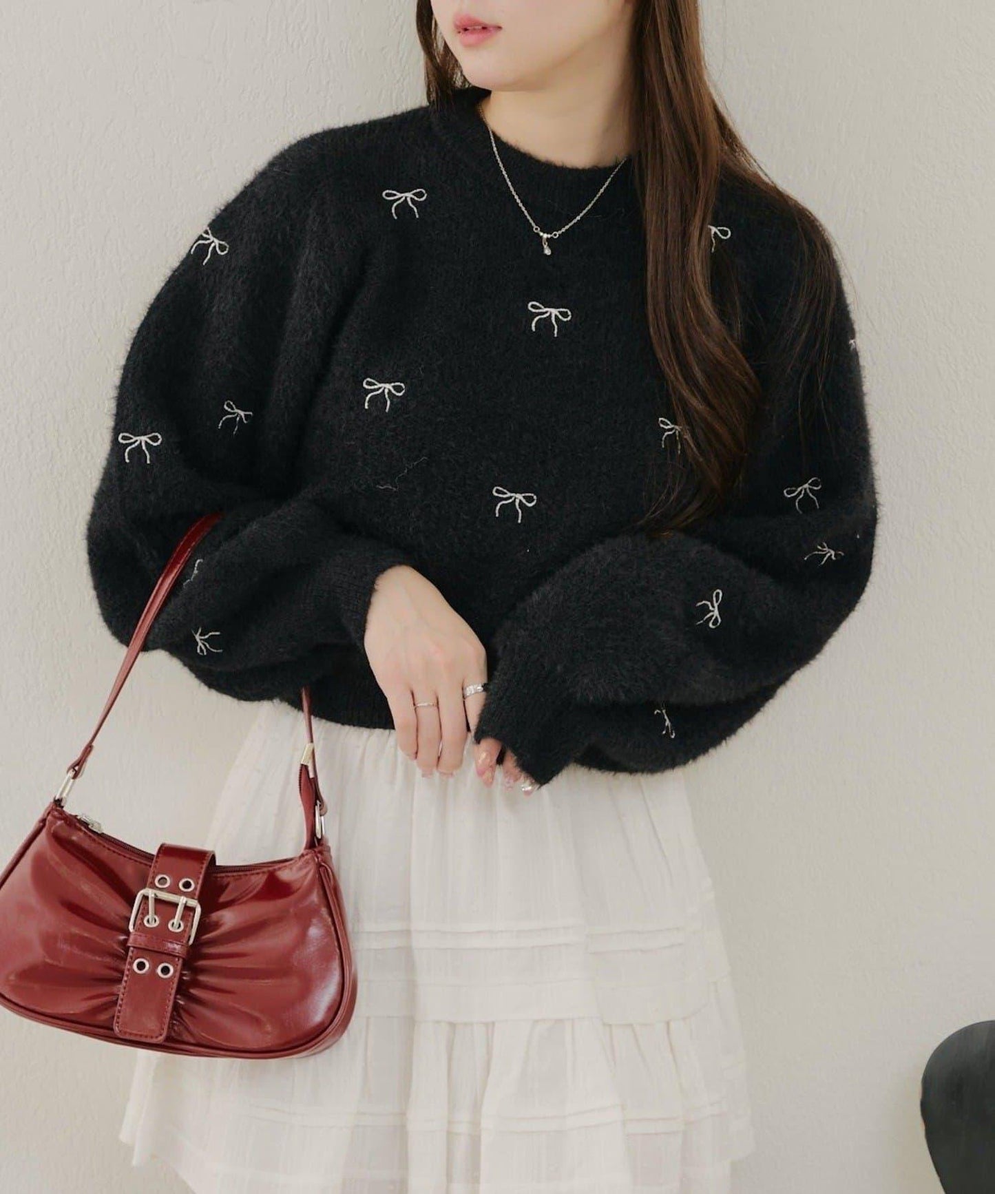 蝴蝶結刺繡羽毛針織衫