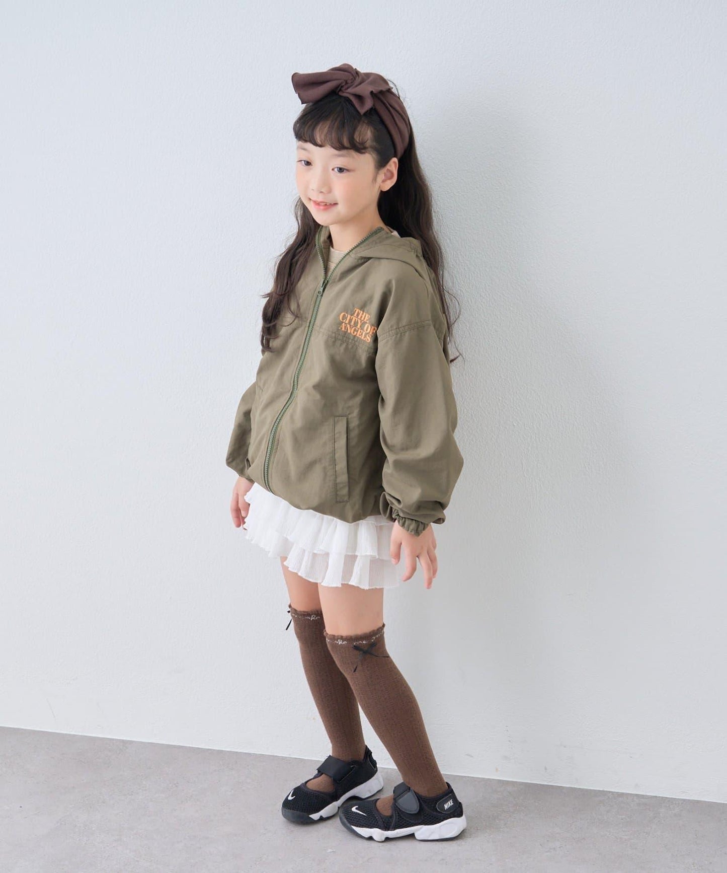【KIDS】背部刺繡連帽衝鋒衣