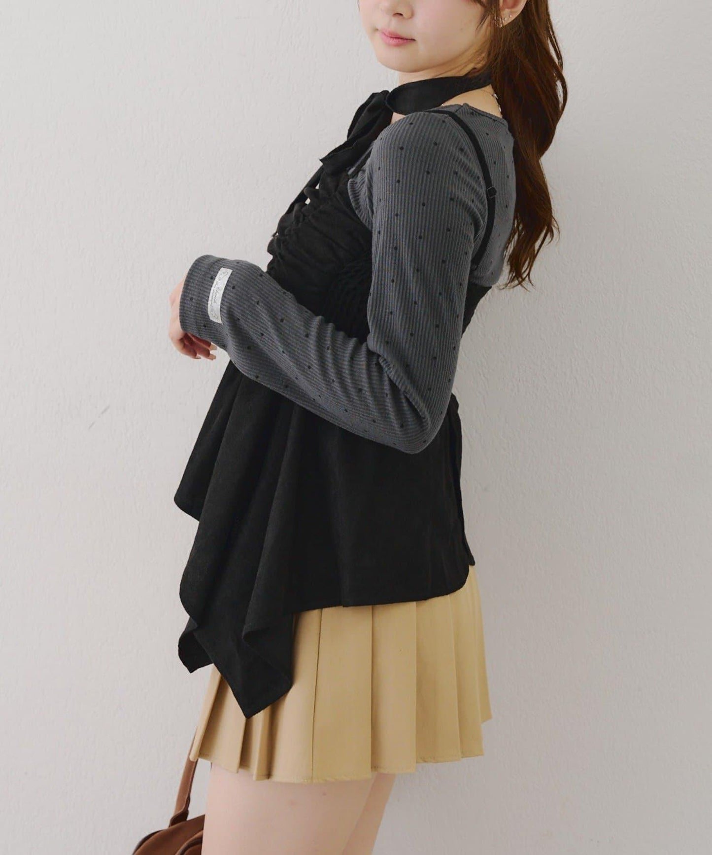 附項鍊頸圈設計顯身材【RMAF】不對稱下襬吊帶長款上衣