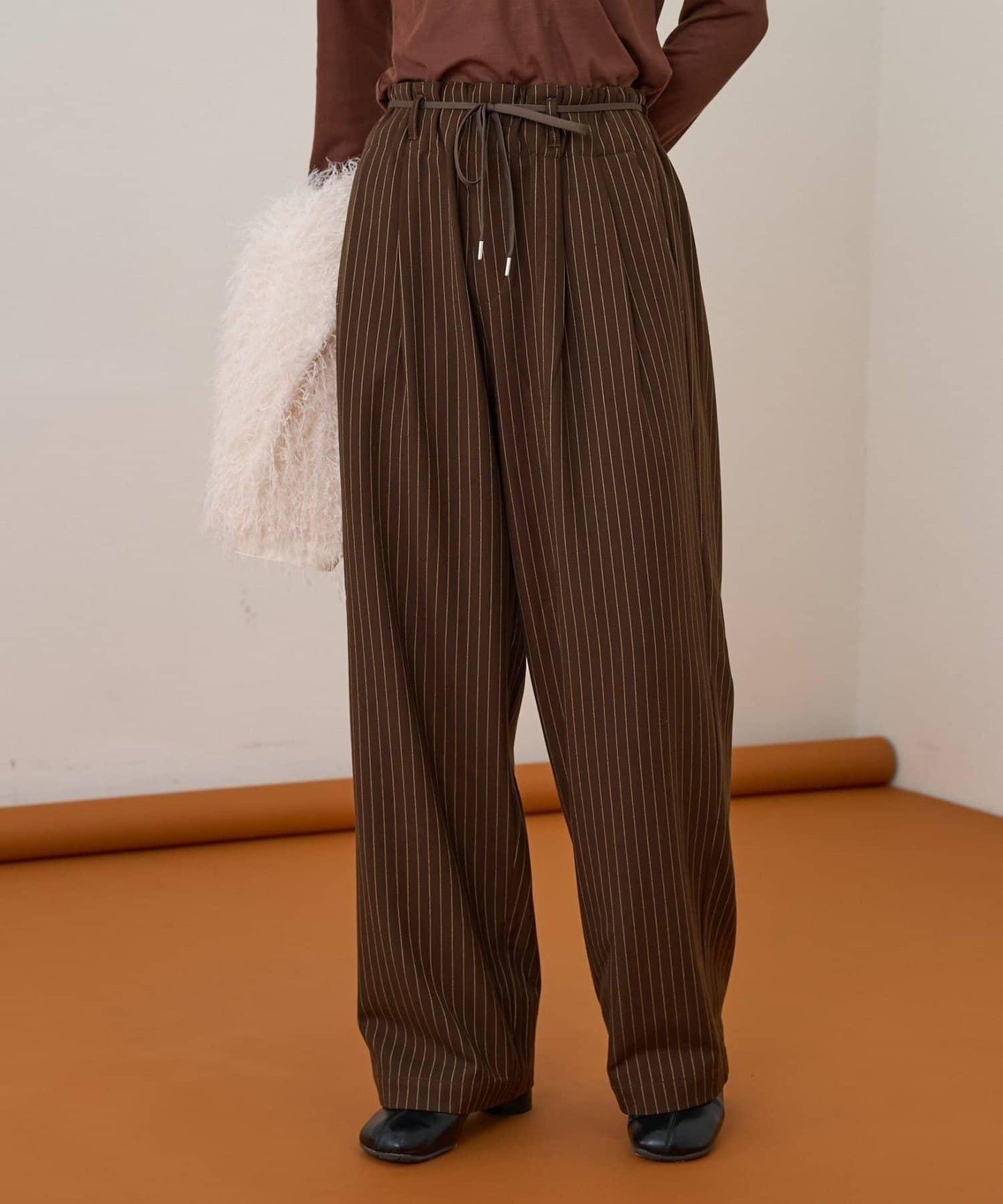 【收腰顯瘦!】附帶繫帶腰帶褶皺寬鬆休閒長褲