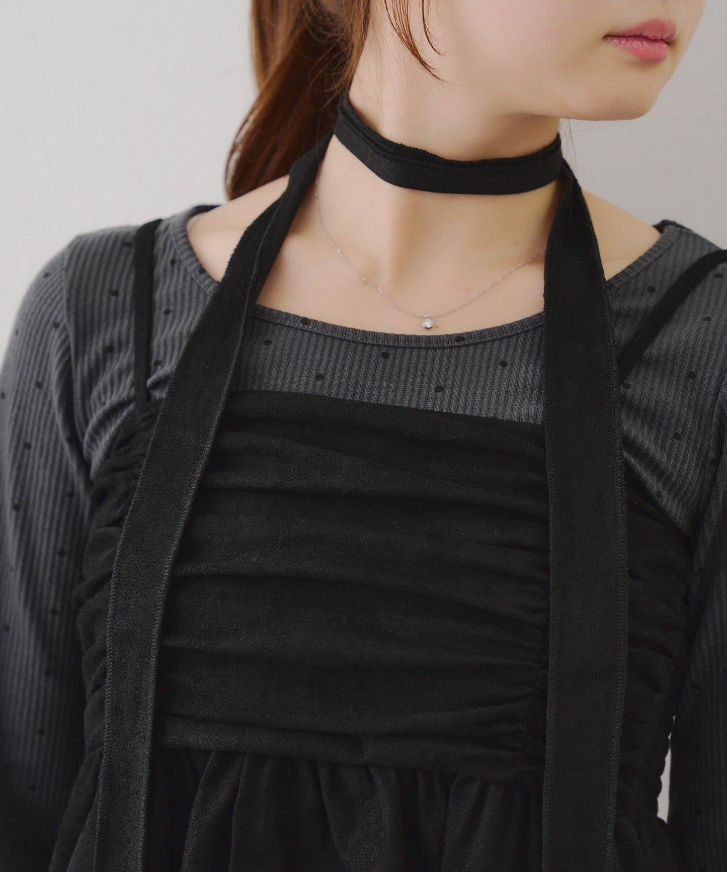 附項鍊頸圈設計顯身材【RMAF】不對稱下襬吊帶長款上衣