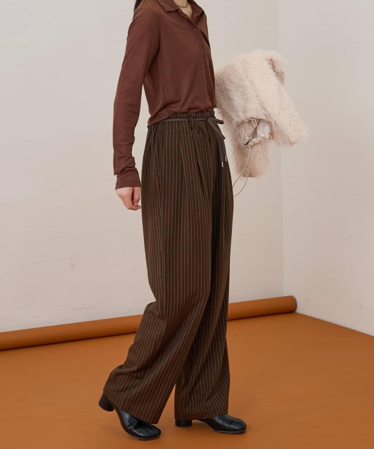 【收腰顯瘦!】附帶繫帶腰帶褶皺寬鬆休閒長褲